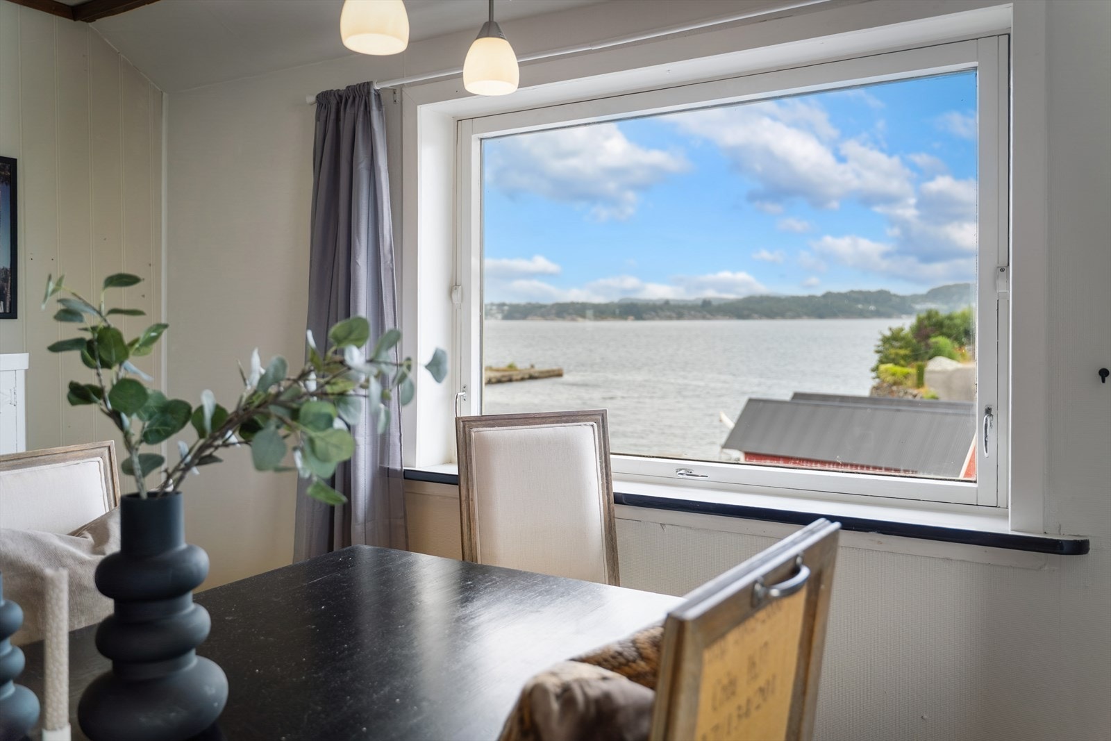 - Nyt fantastisk sjøutsikt direkte fra spisebordet - Galleribilde