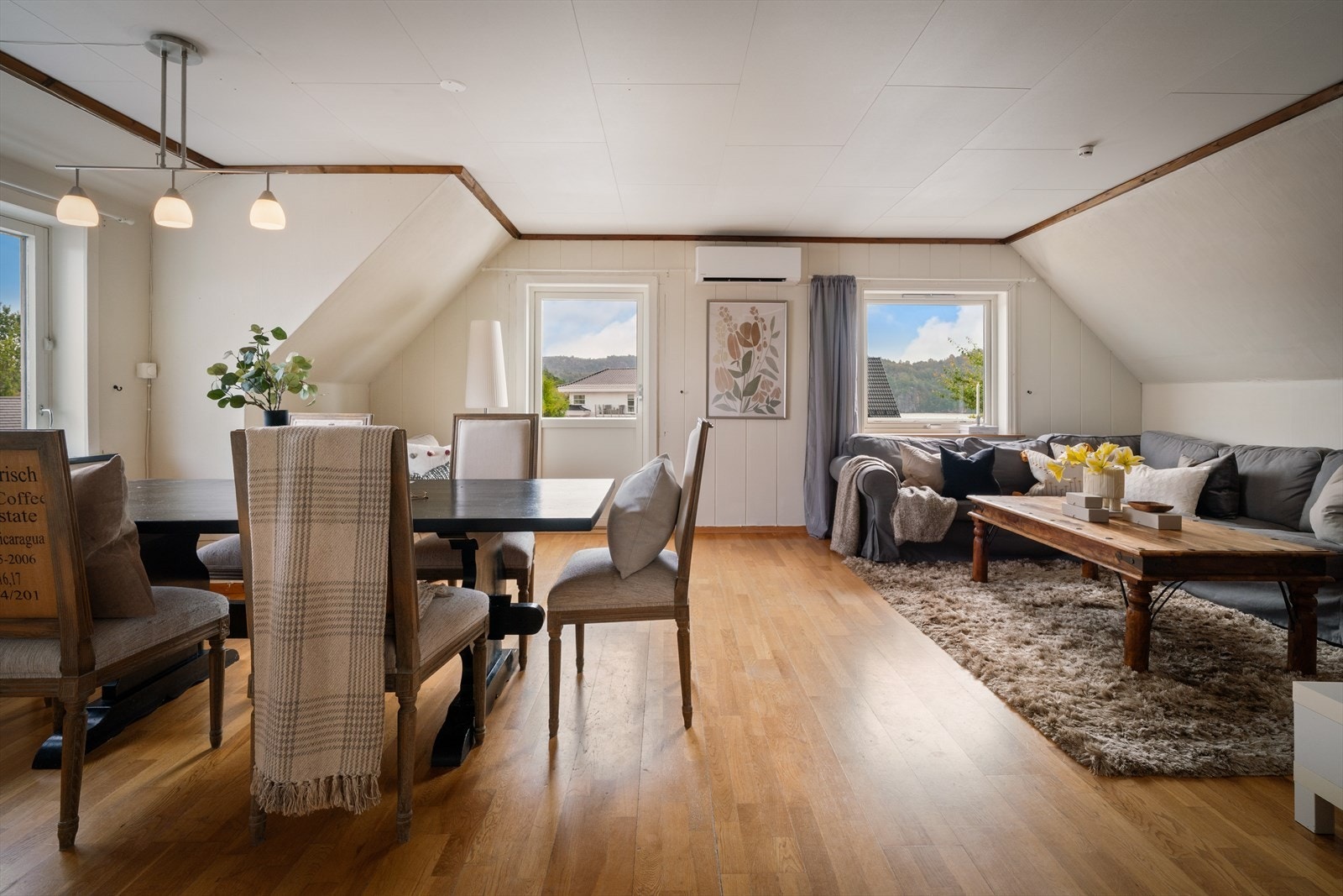 - Romslig 2-roms toppleilighet med fantastisk sjøutsikt og 61m² solrikt terrasseareal(!) - Galleribilde