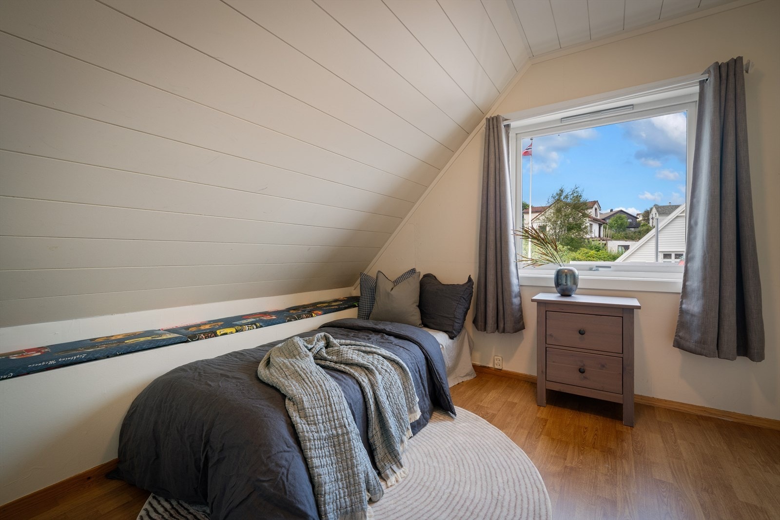 - Du har tilkomst til ekstra rom både fra soverom 1 og fra entré. Ekstra rommet måler 6,6m² - Galleribilde