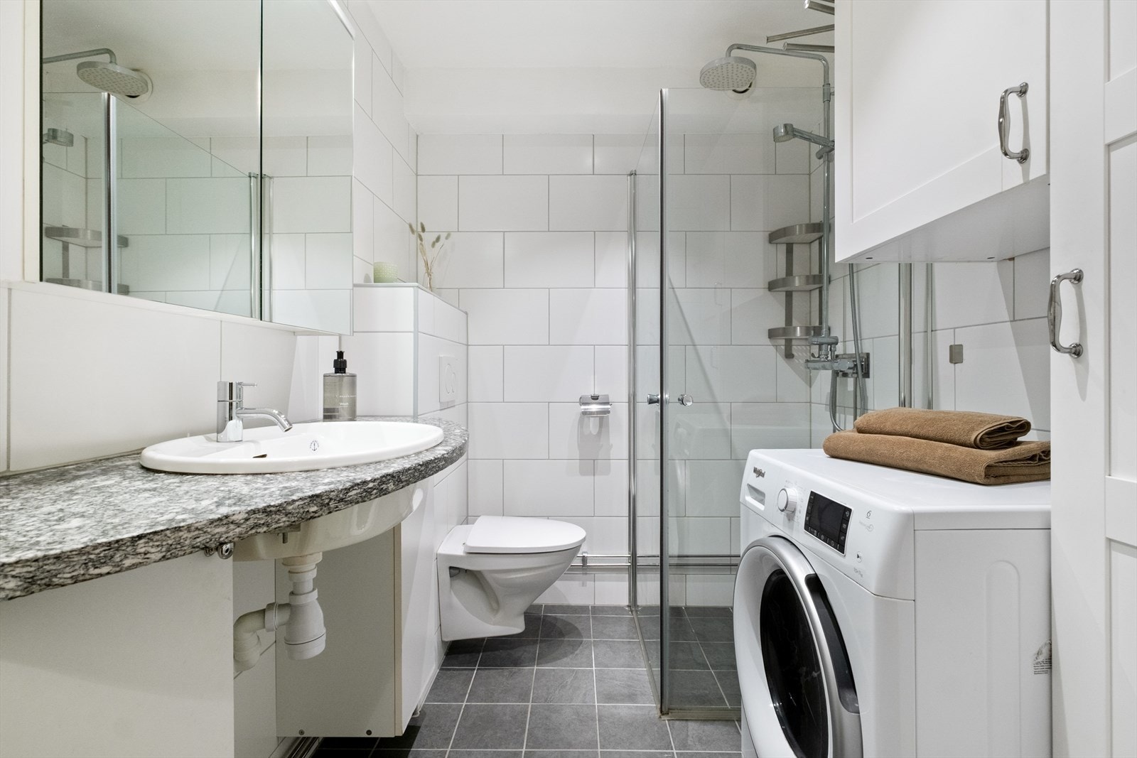 Badet ble oppgradert i 2016 og fremstår som både moderne og funksjonelt Galleribilde