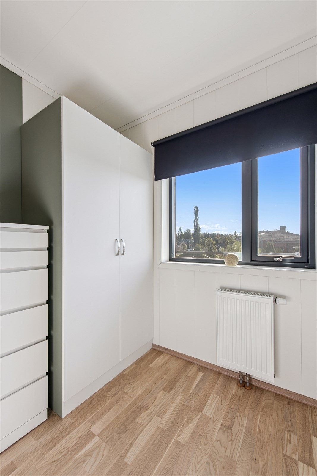 Soverommet har en rolig og behagelig atmosfære, perfekt for en god natts søvn. Galleribilde