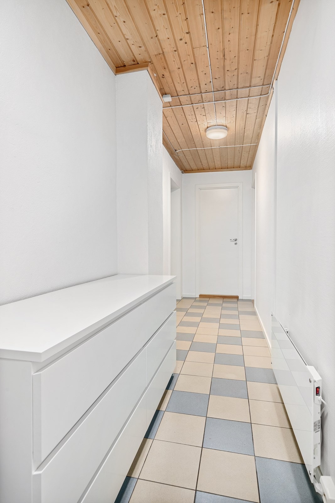 Gang med flislagt gulv Galleribilde