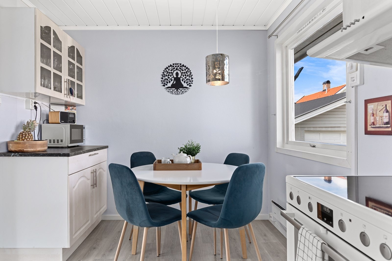 Her har man plass til liten spisegruppe Galleribilde