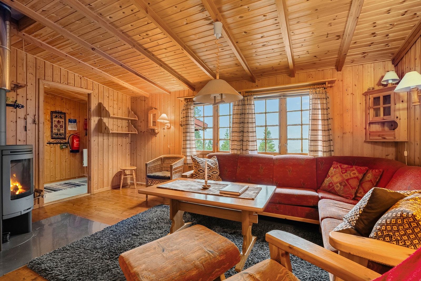 Stue med peisovn Galleribilde