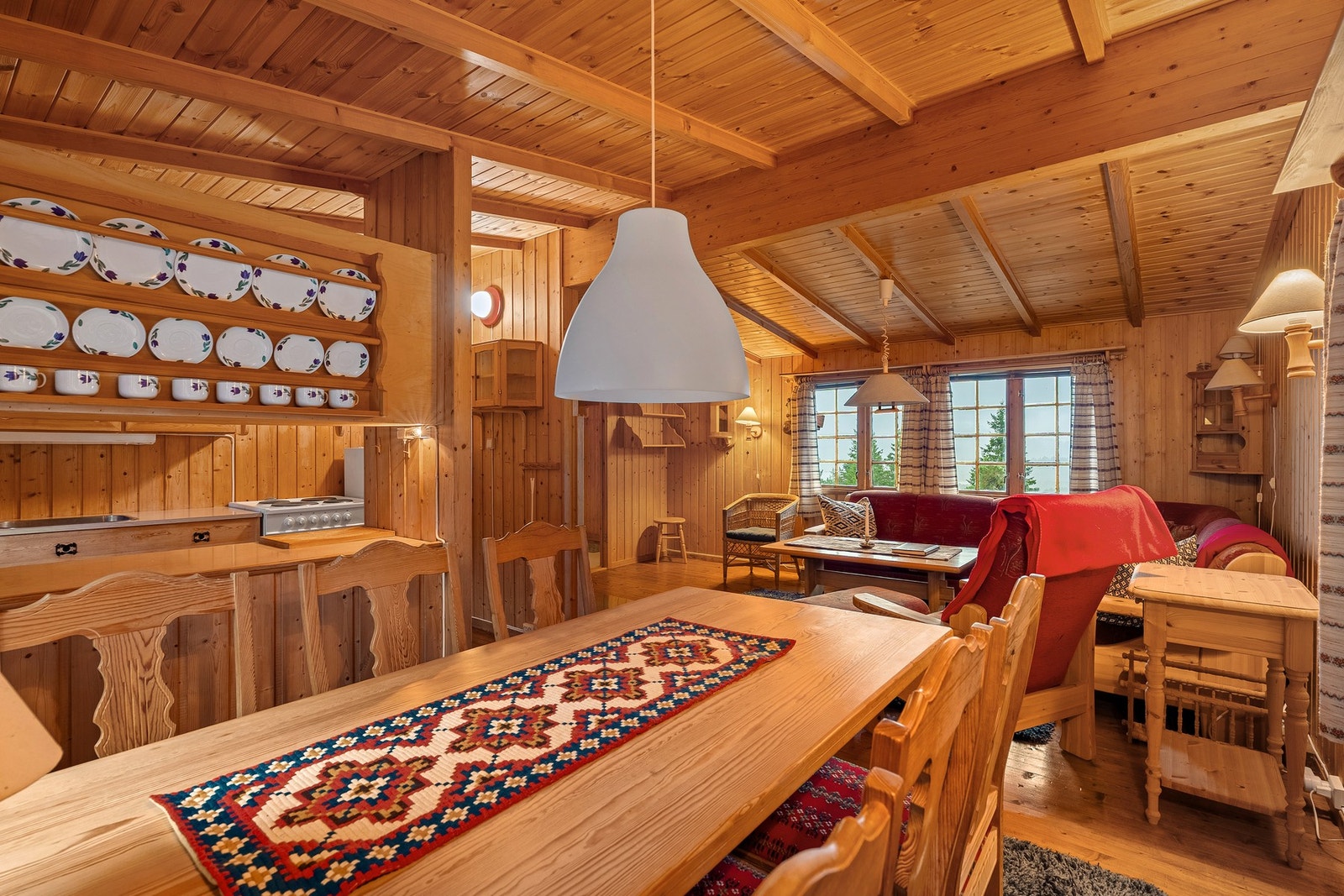 Fra spisestua mot stua Galleribilde