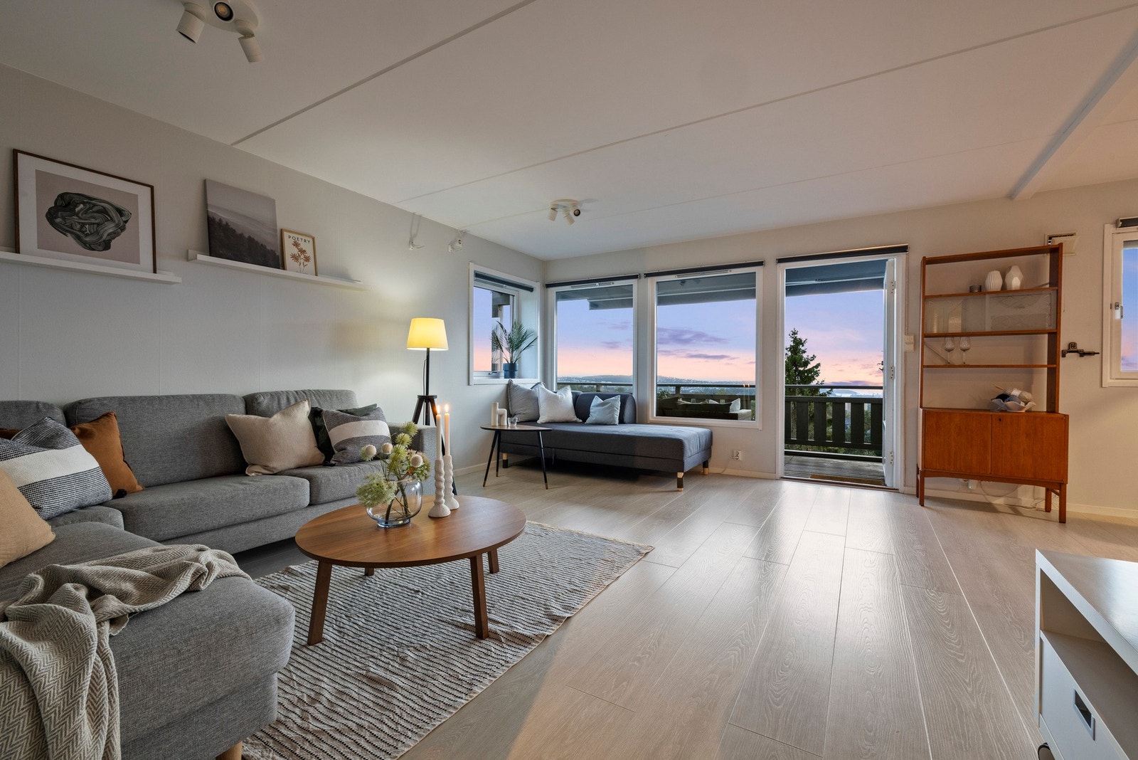 PrivatMegleren Infinita ved Jan-Erik Gulbrandsen har gleden av å presentere Landerokollen 70! Galleribilde