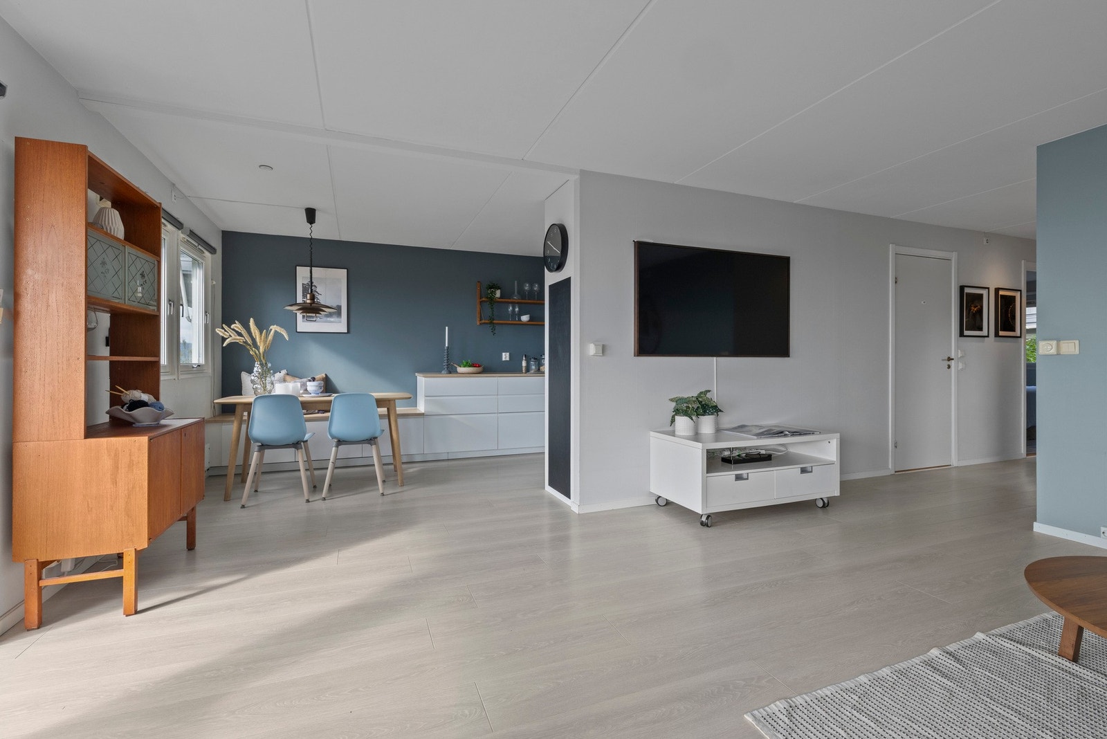 Veggene har lyse overflater som bidrar til en luftig atmosfære Galleribilde