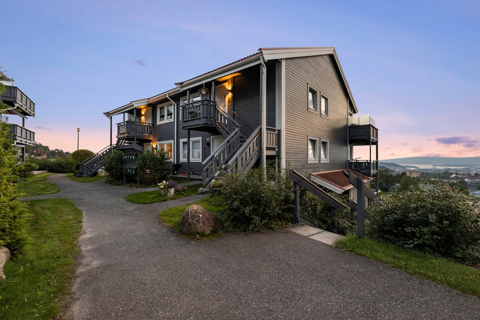 Her kan du nyte grønne omgivelser i et barnevennlig område Galleribilde