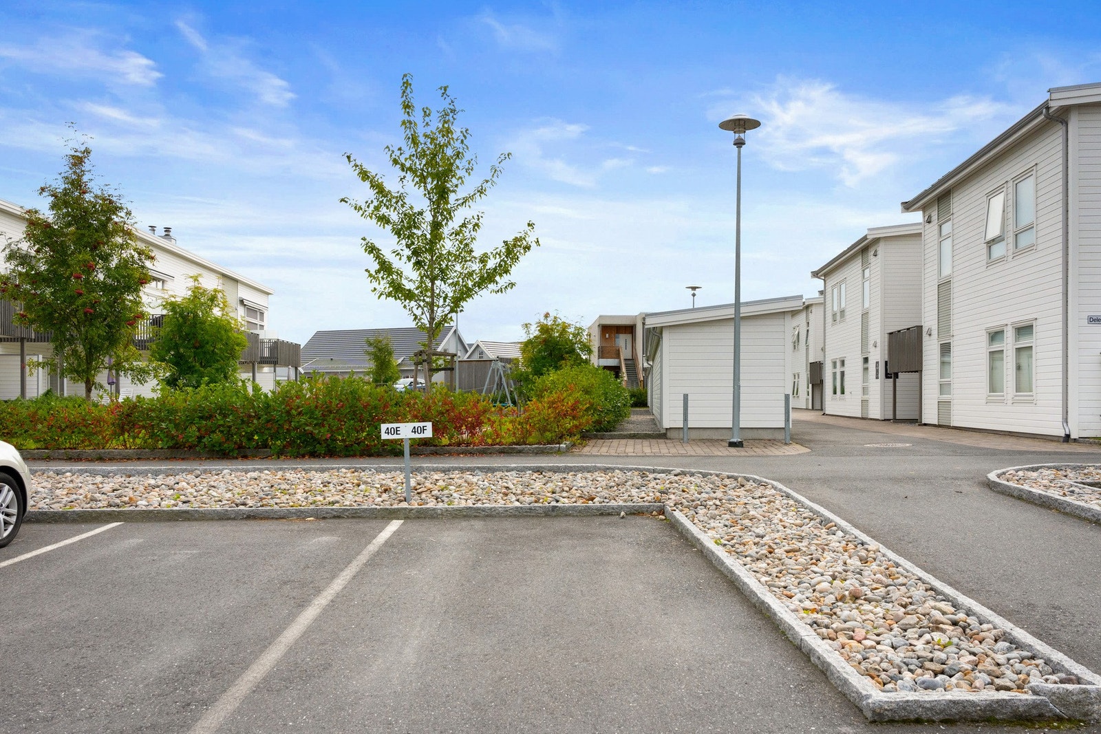 Det følger med egen parkeringsplass. Galleribilde