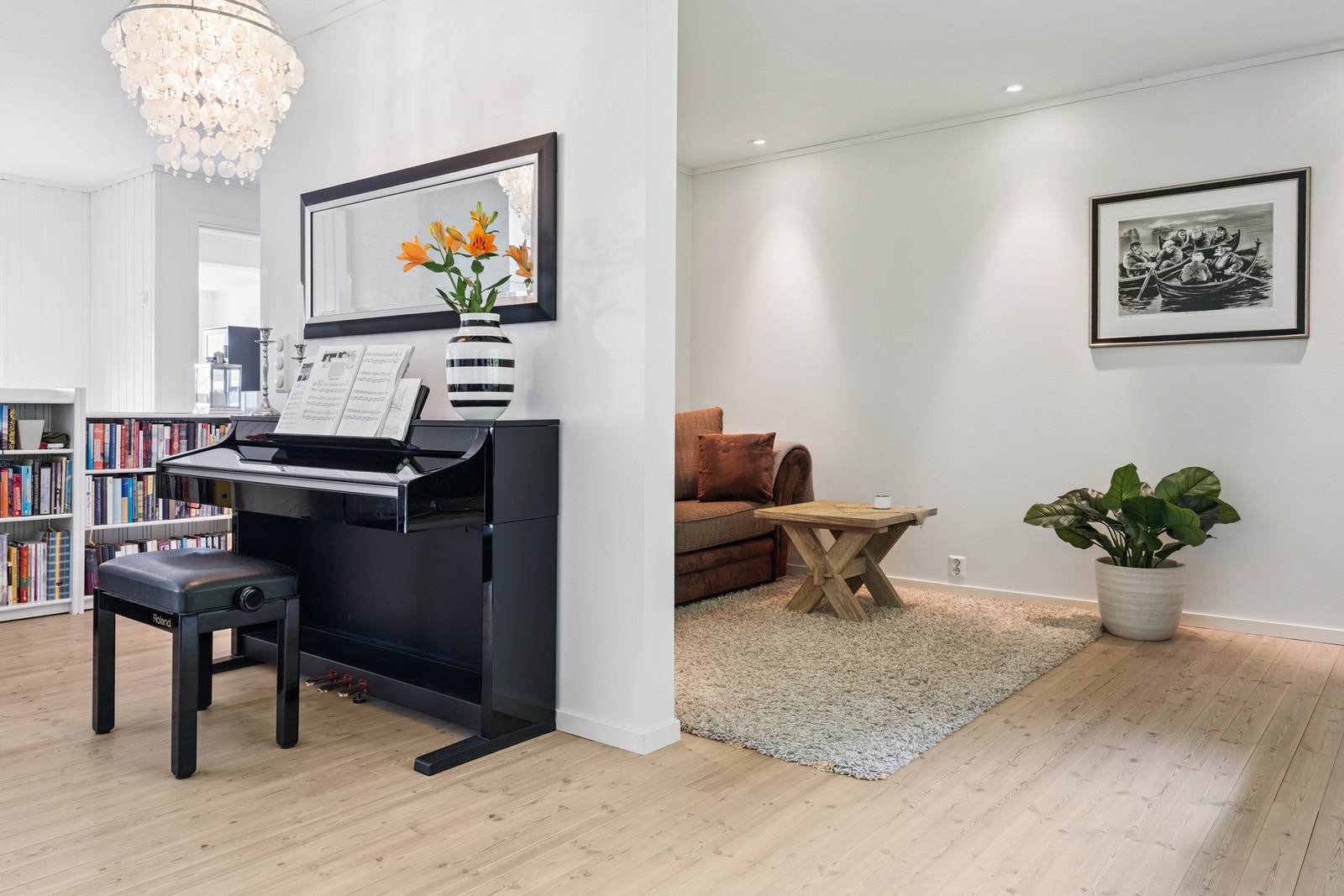 Til høyre er det tv-stue Galleribilde