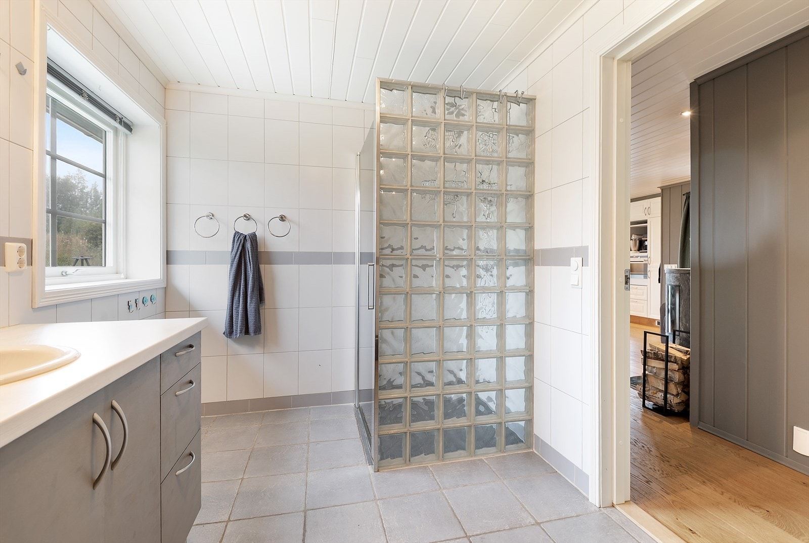 Pent bad på hovedplan. Galleribilde