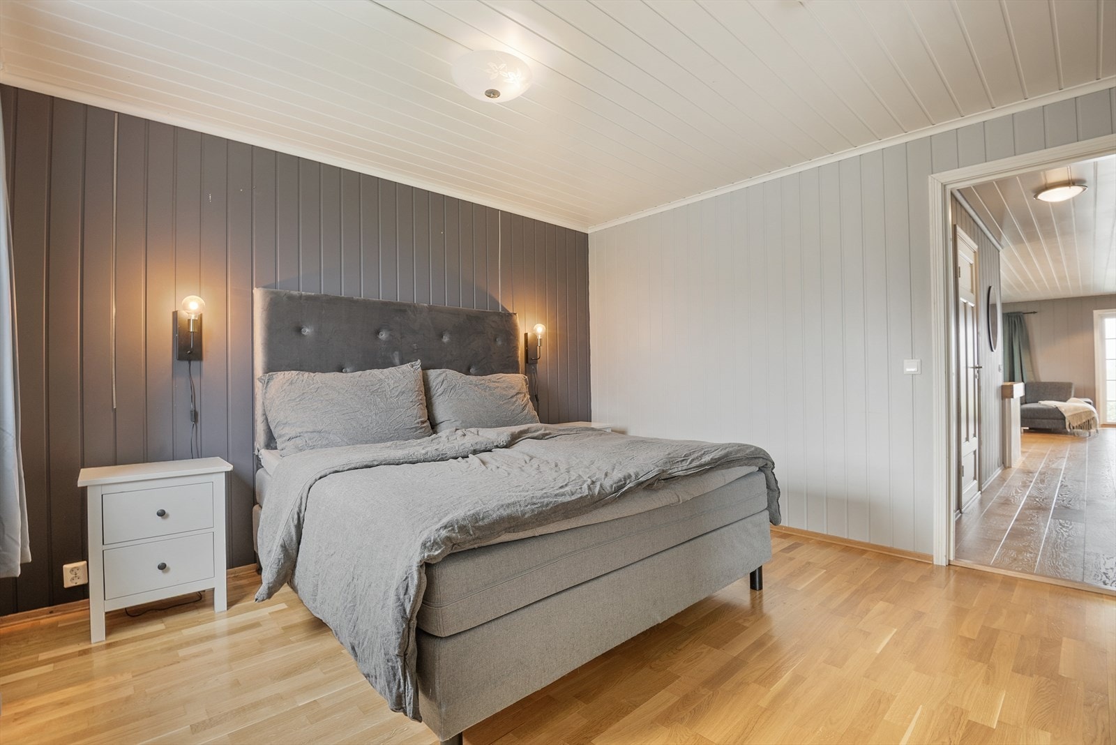 Hovedsoverommet har god plass til dobbelseng. Galleribilde