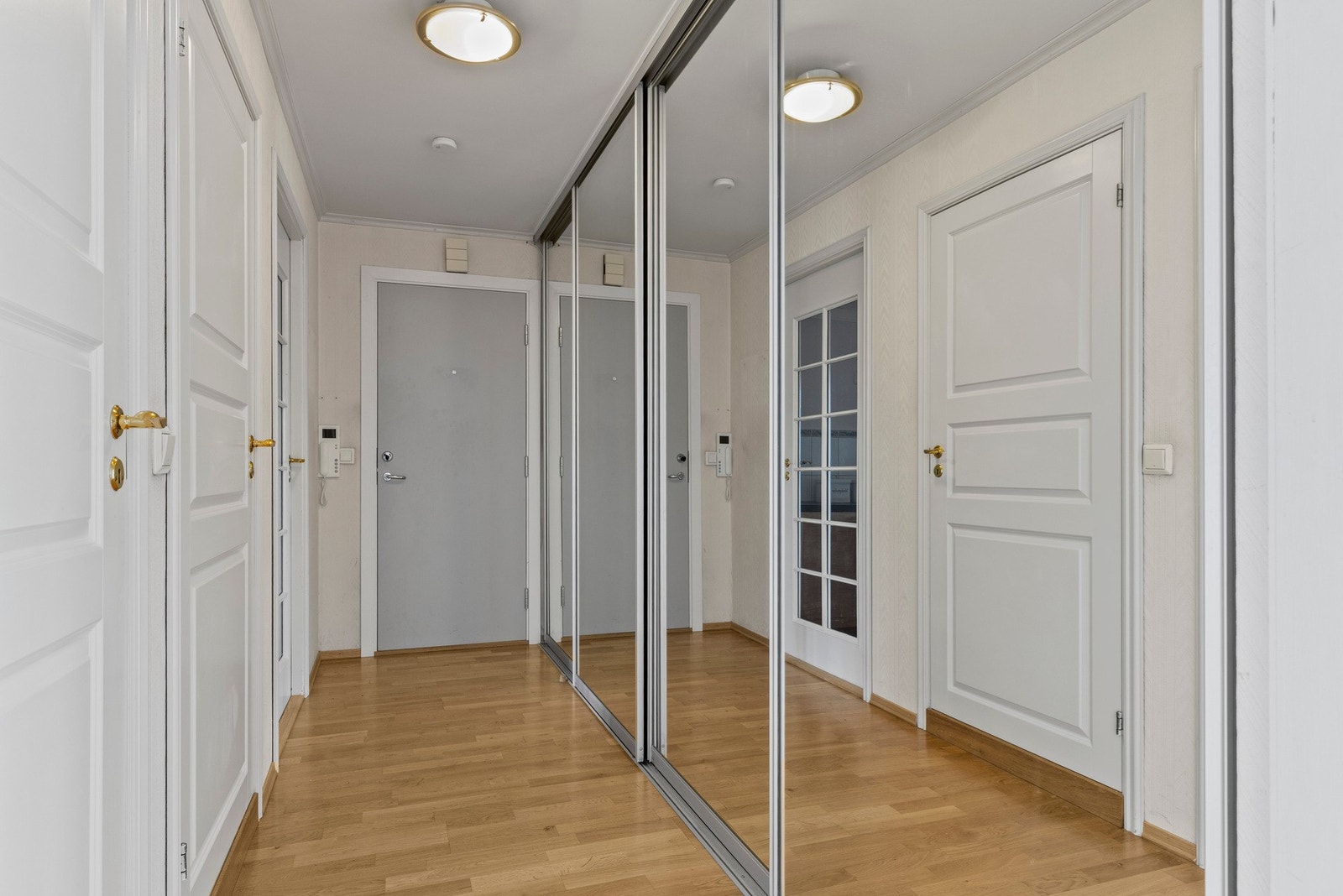 Inngangspartiet har en romslig utforming Galleribilde