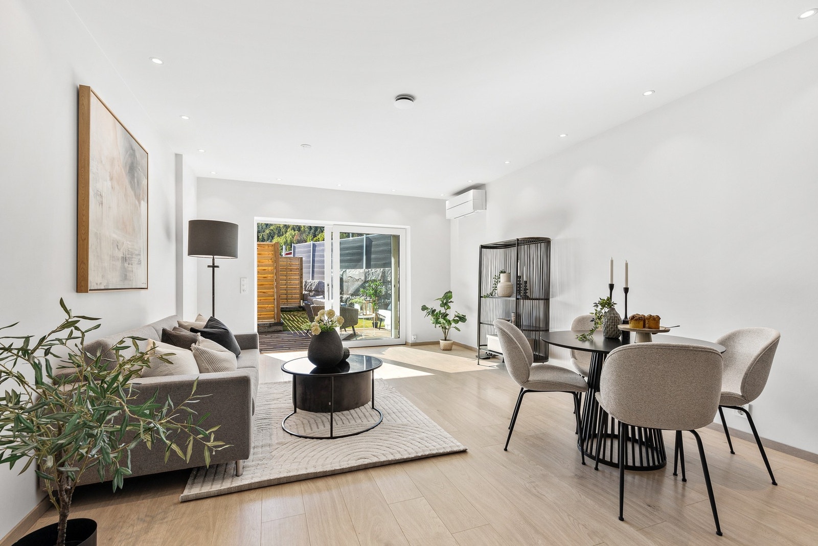 Ida Schjølberg v/ EIE eiendomsmegling ønsker velkommen! Galleribilde