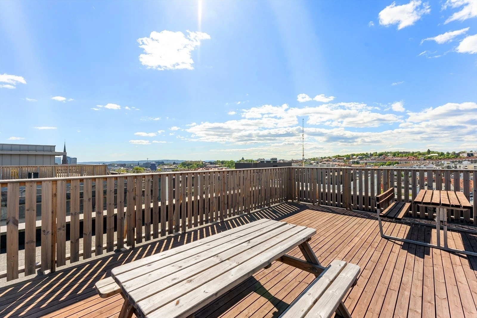 Felles takterrasse med supre sol- og utsiktsforhold. Galleribilde