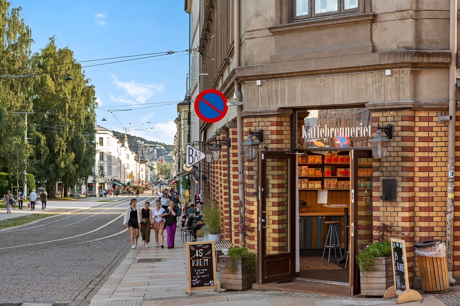 Hyggelige møteplasser med kaffe, is og uteservering - alt rett rundt hjørnet. Galleribilde