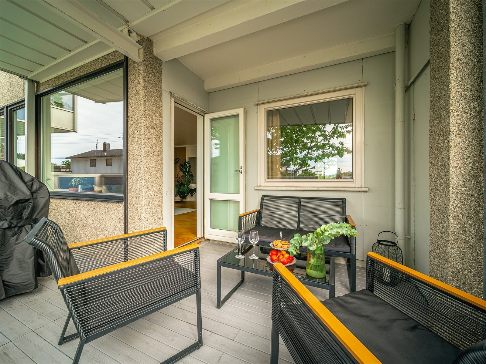 Fra stuen har du utgang til en koselig sørvestvendt altan på 10m². Galleribilde