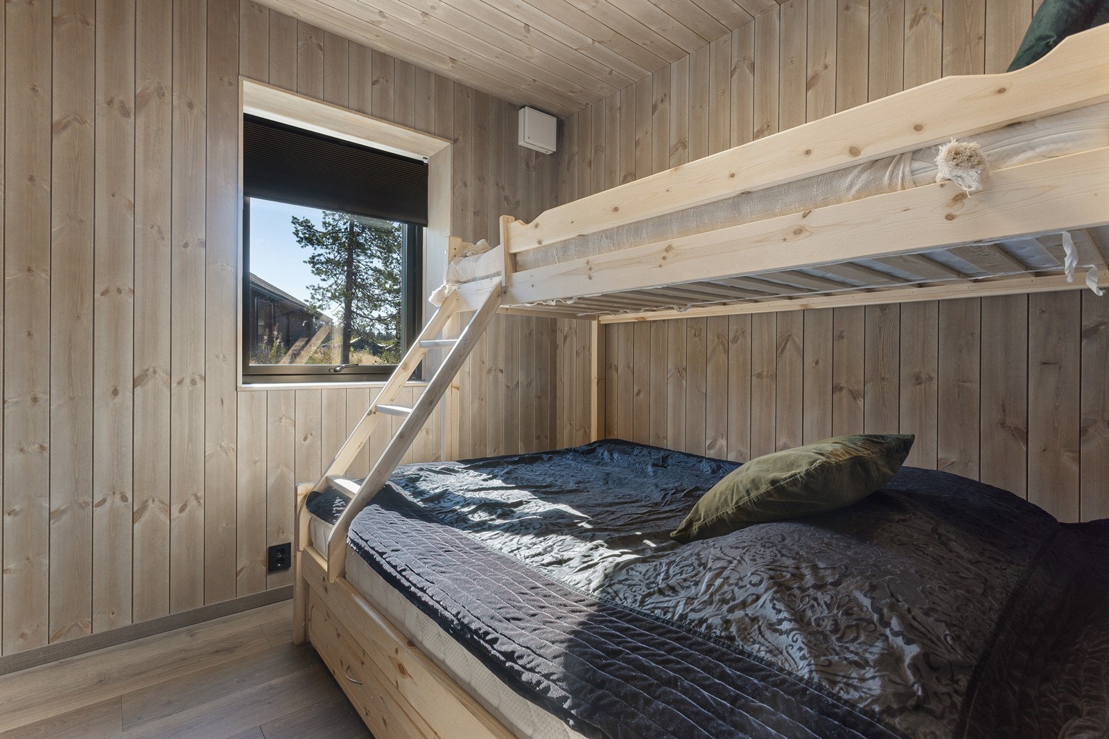 Soverom 3 - Med dagens innredning byr hytta på hele 10 sengeplasser. Galleribilde