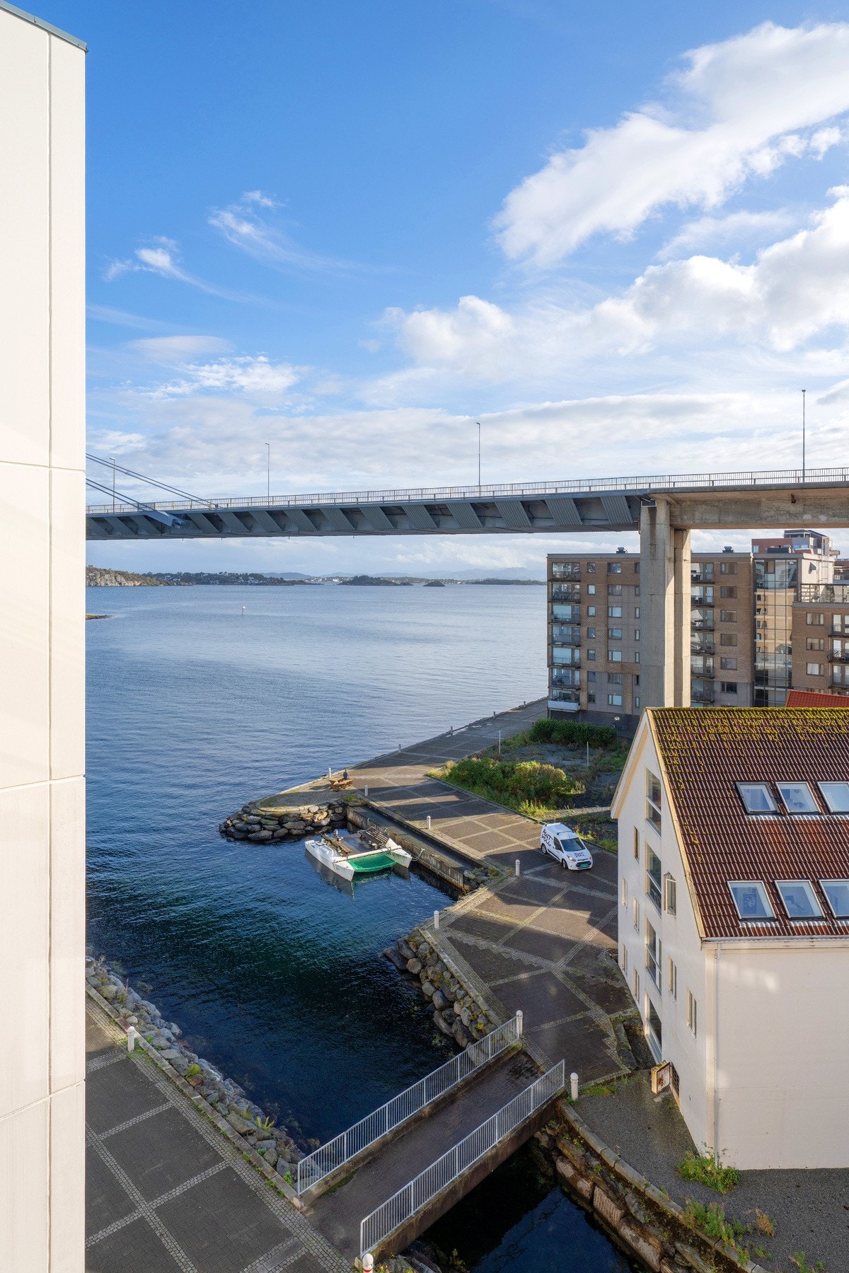 Sjøutsikt fra denne balkongen også. Galleribilde