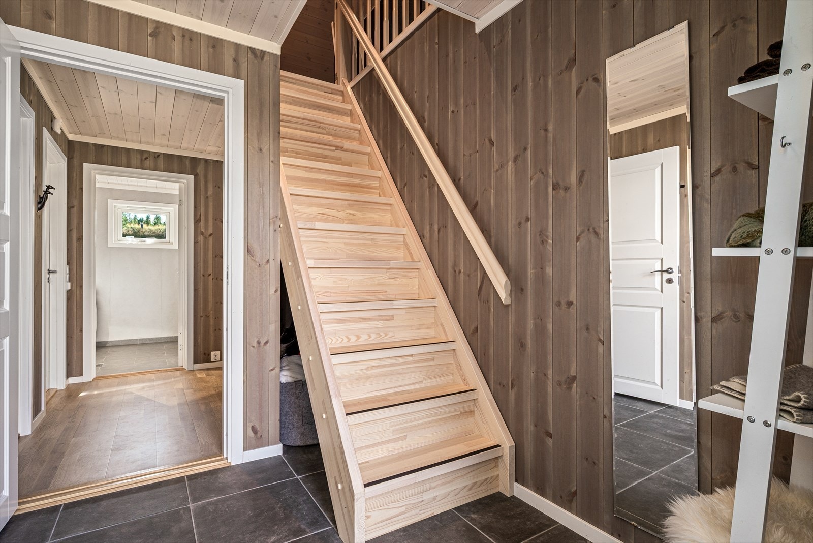 Trapp opp til hemsen. Galleribilde