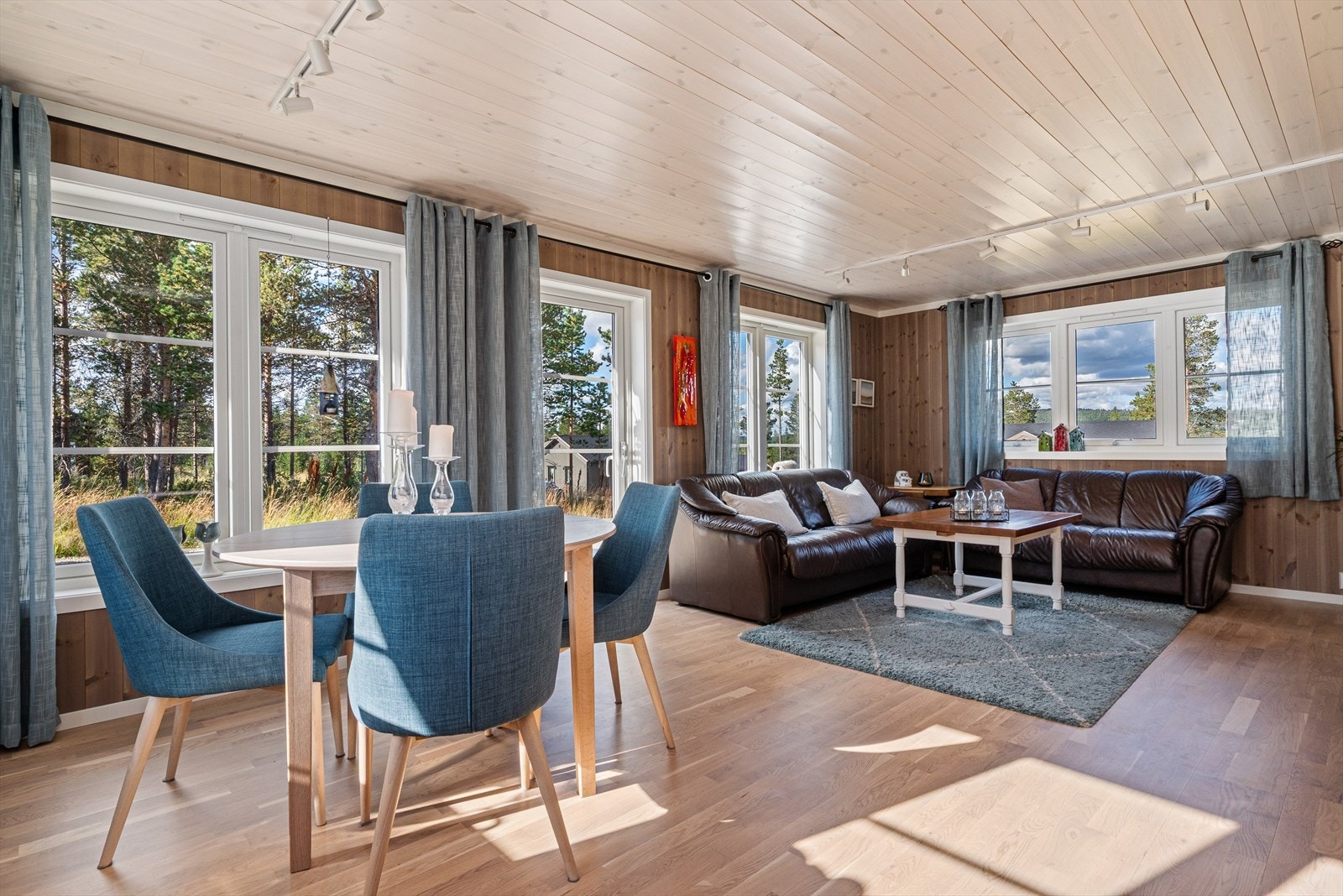 Stue/spisestue. Galleribilde