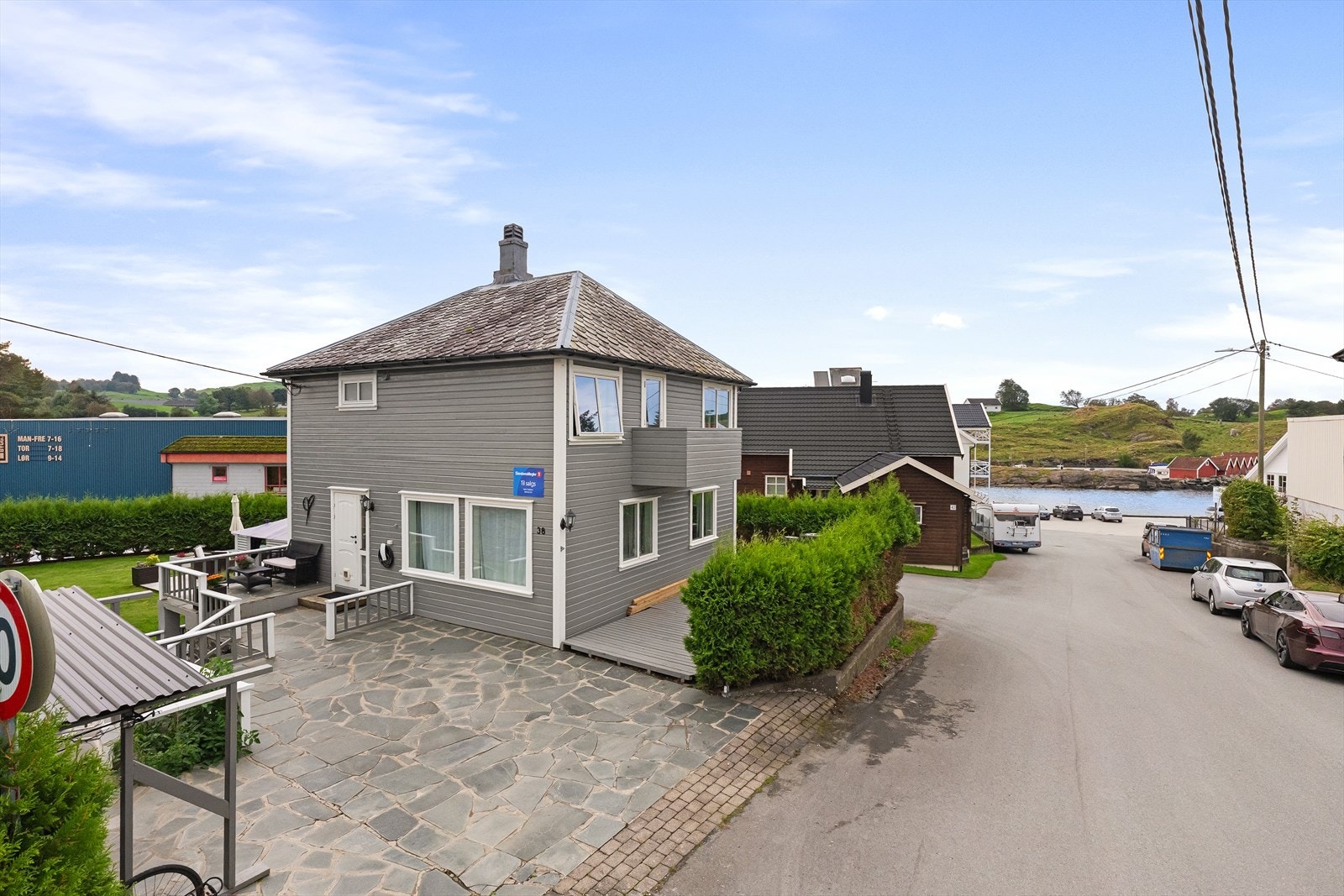 Natursteinsbelagt innkjørsel/parkering Galleribilde