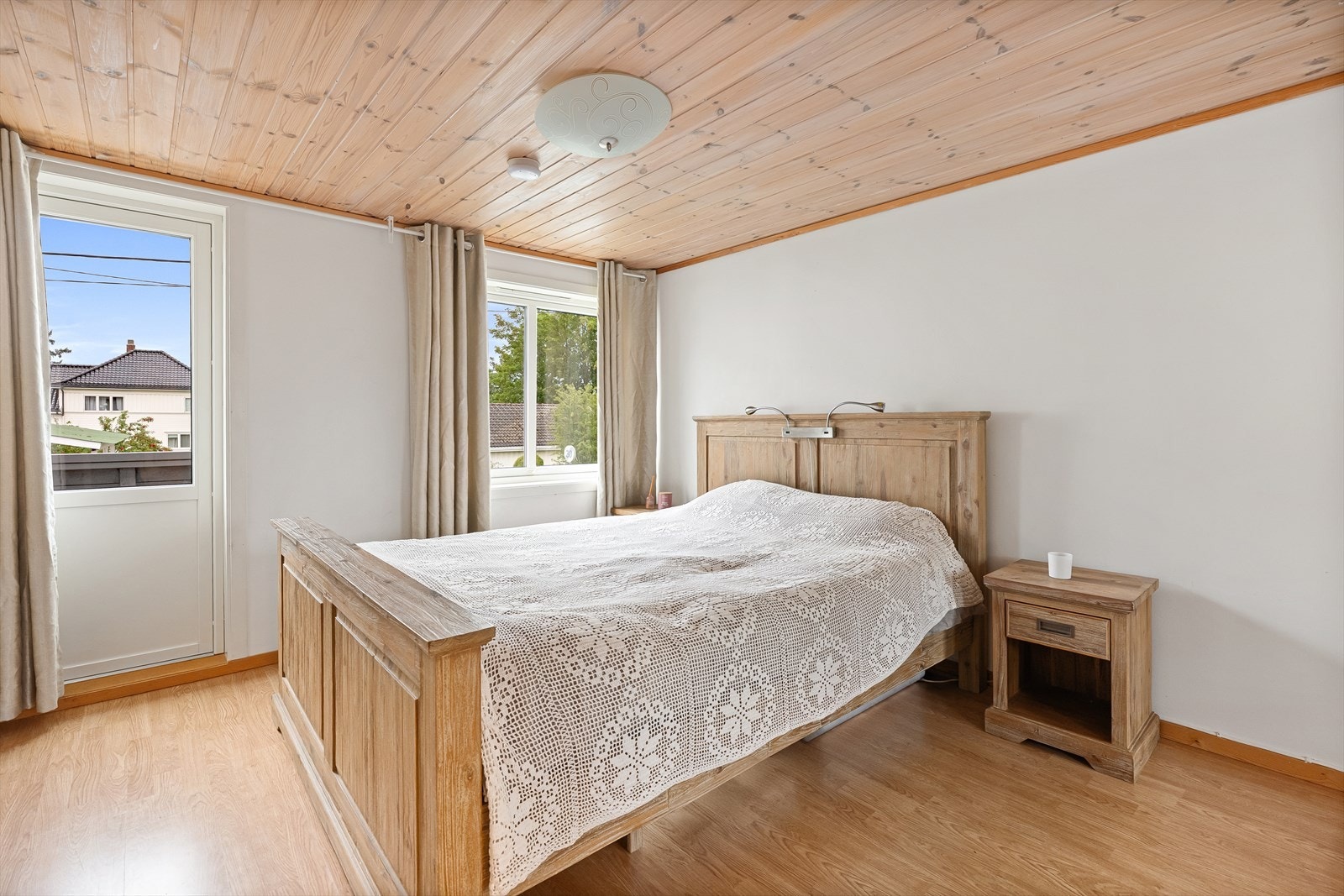 Det er 3 gode soverom i 2. etg. Galleribilde