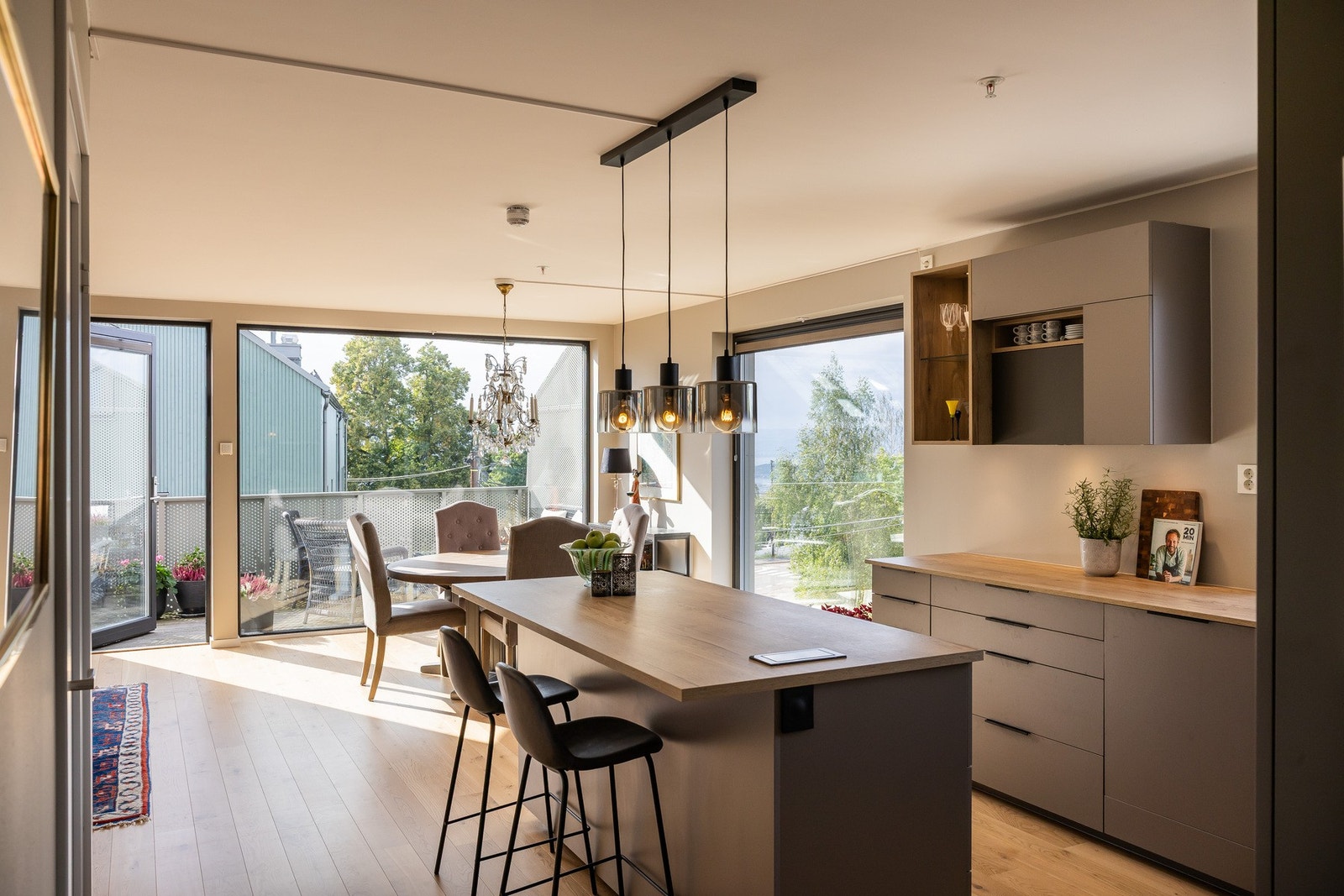 Velkommen til Kongsveien 83C, presentert av Rita Josefsen. Galleribilde