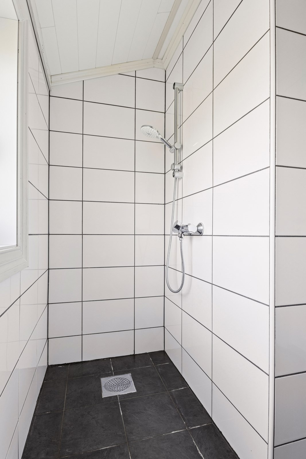 Baderom i 2. etg med dusj Galleribilde