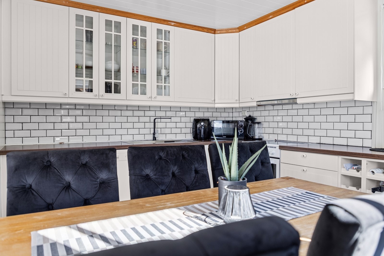 Kjøkken med rom for spisebord Galleribilde