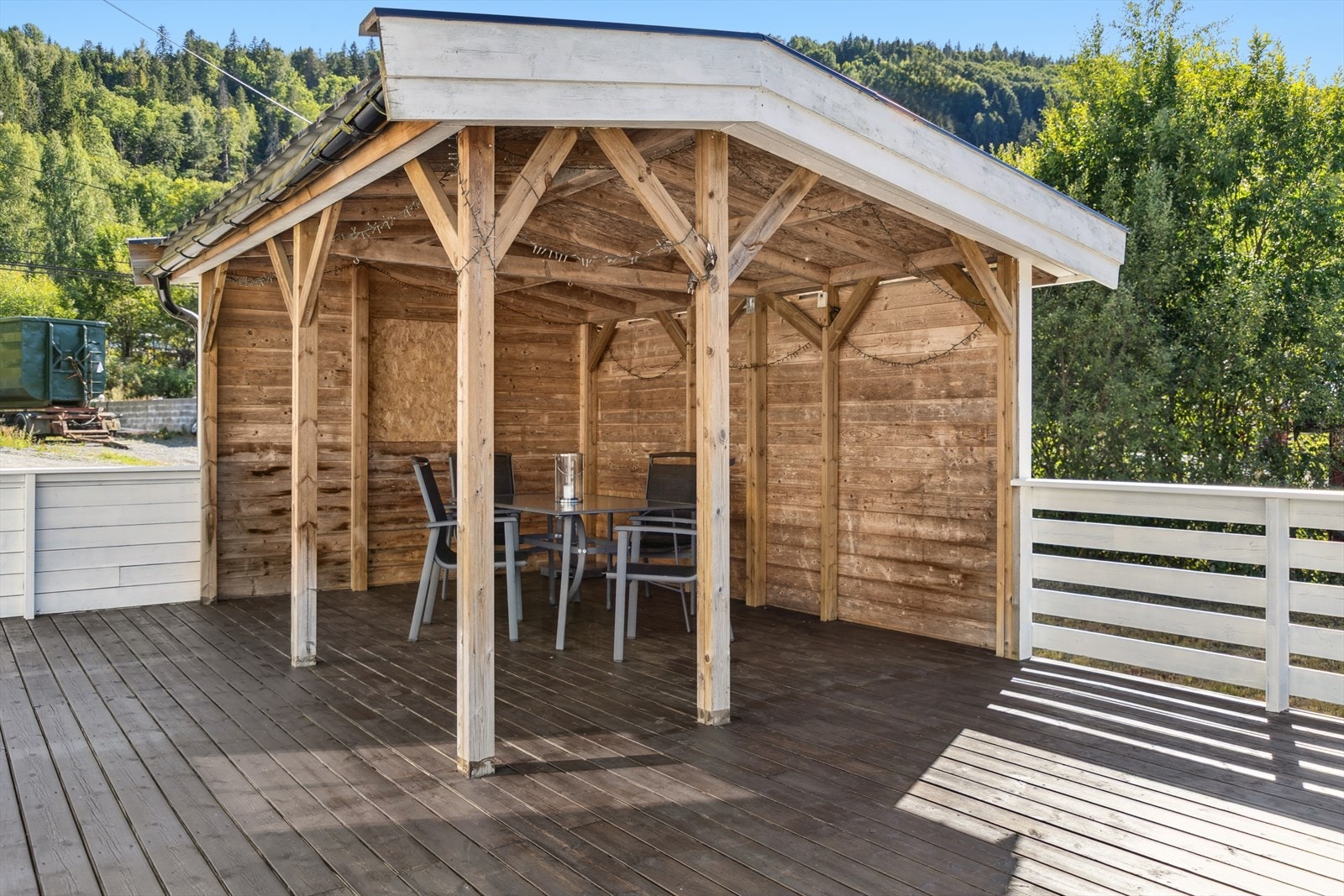 Veranda med overbygget uteplass Galleribilde