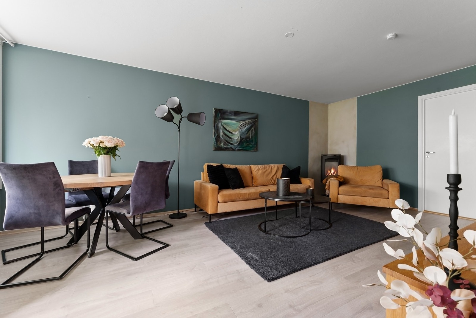 Leiligheten har moderne standard og ble pent pusset opp i 2021. Galleribilde