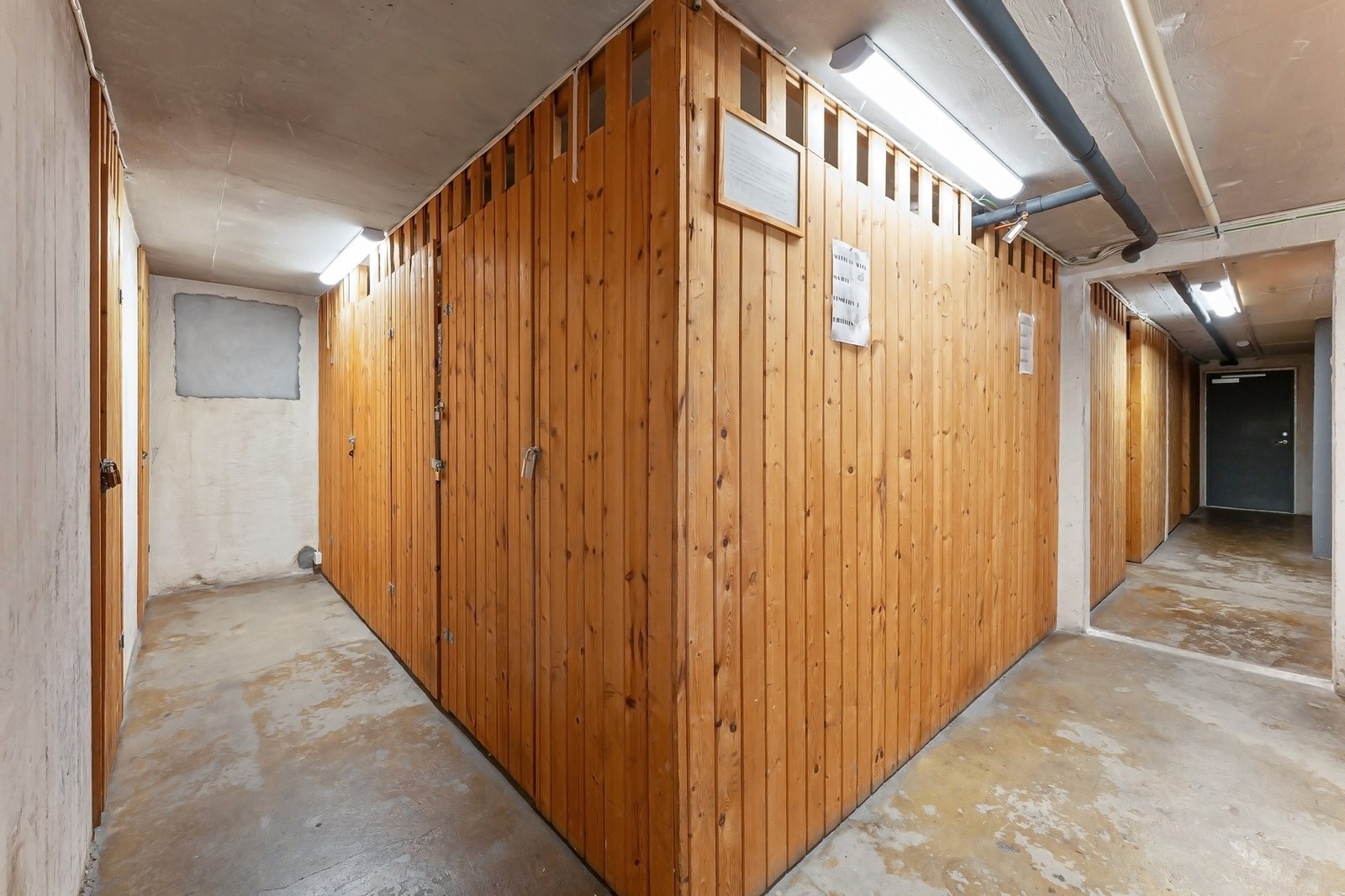 Leiligheten disponerer 3 kjellerboder. Galleribilde