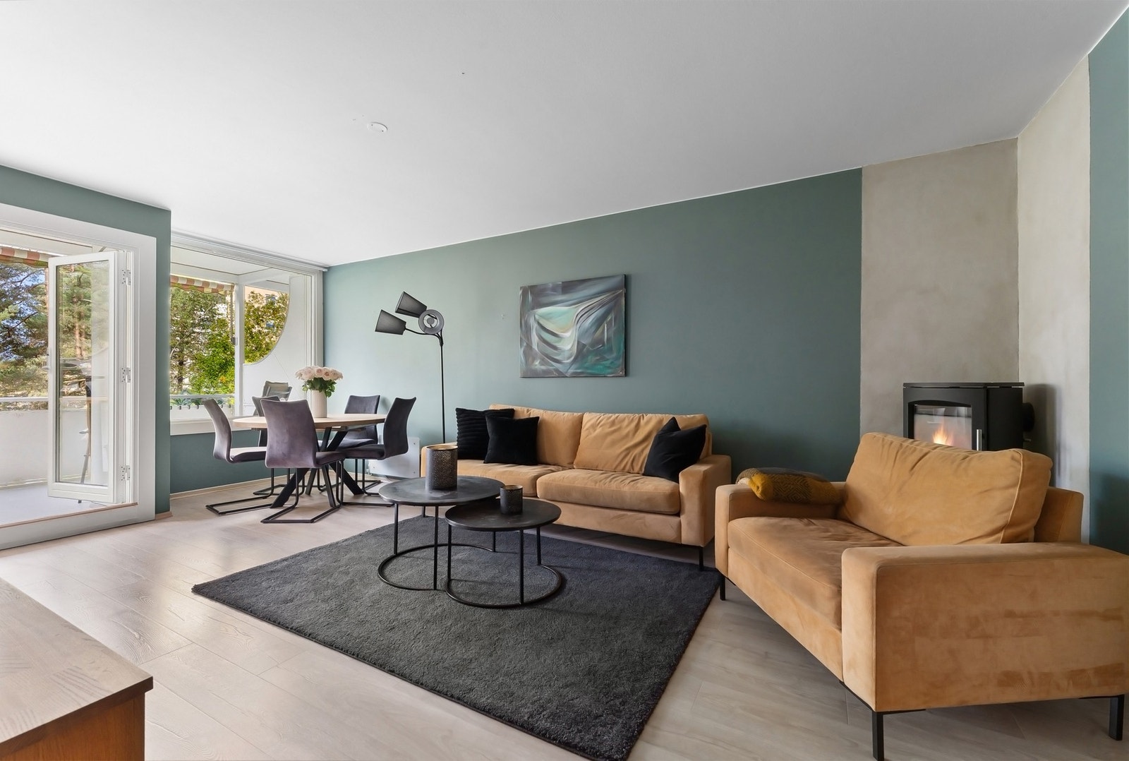 Vetlandsfaret 5B presenteres av EIE Eiendomsmegling ved Synne Eide Lunde. Galleribilde