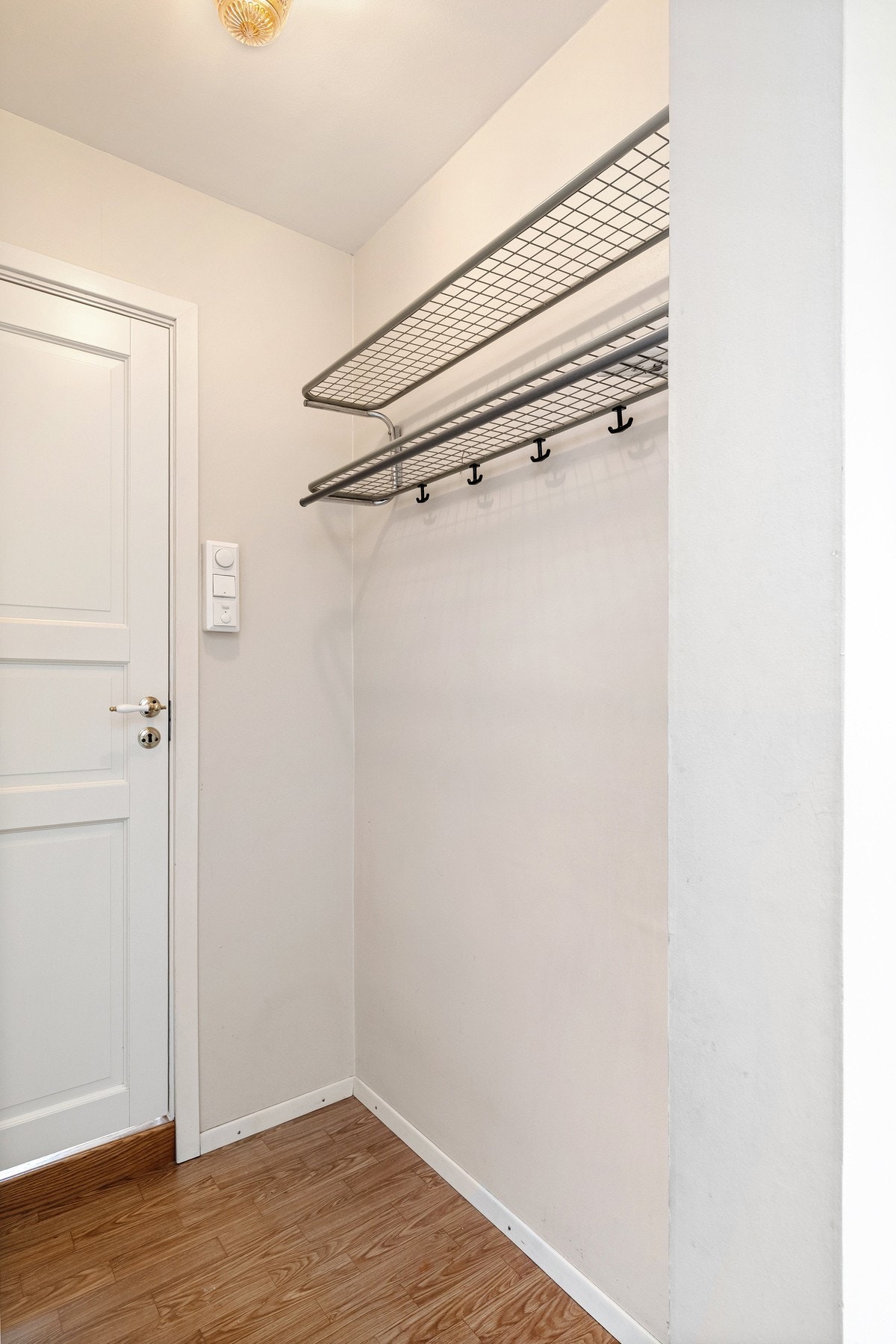 Plass til å henge fra seg klær Galleribilde