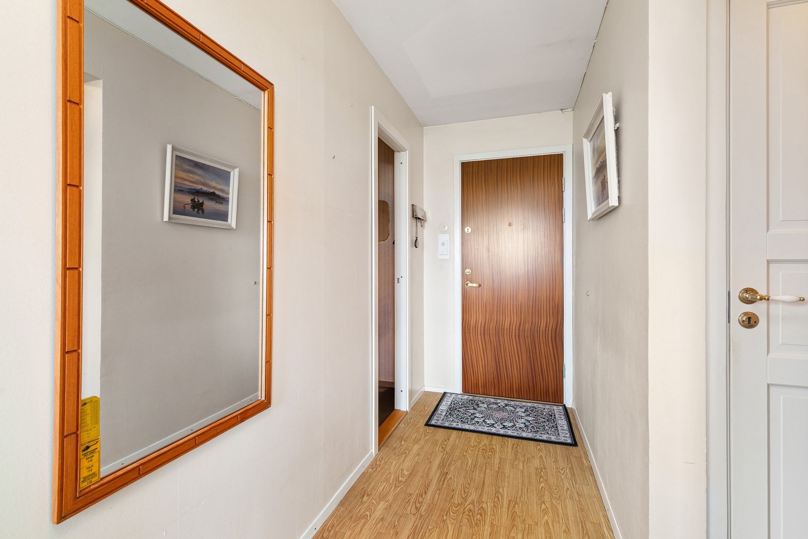 Leiligheten har en praktisk innvendig bod med plass til oppbevaring Galleribilde