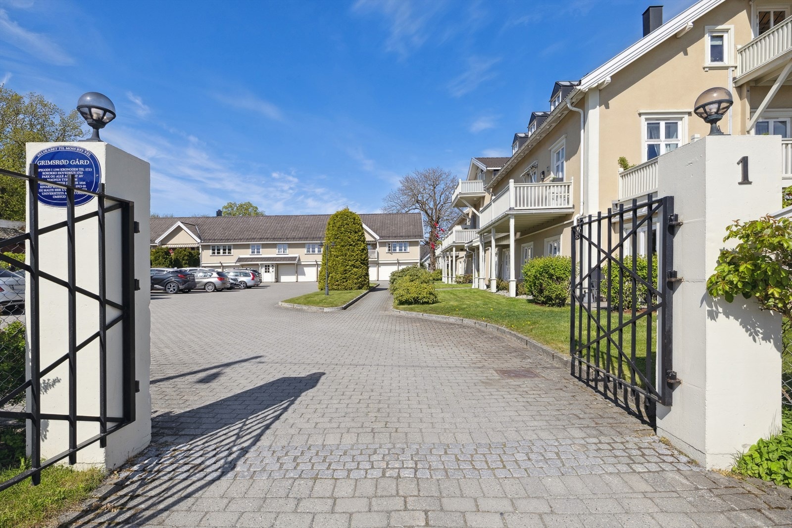 Grimsrød gård strekker seg tilbake til 1700 tallet med mye historie. Galleribilde