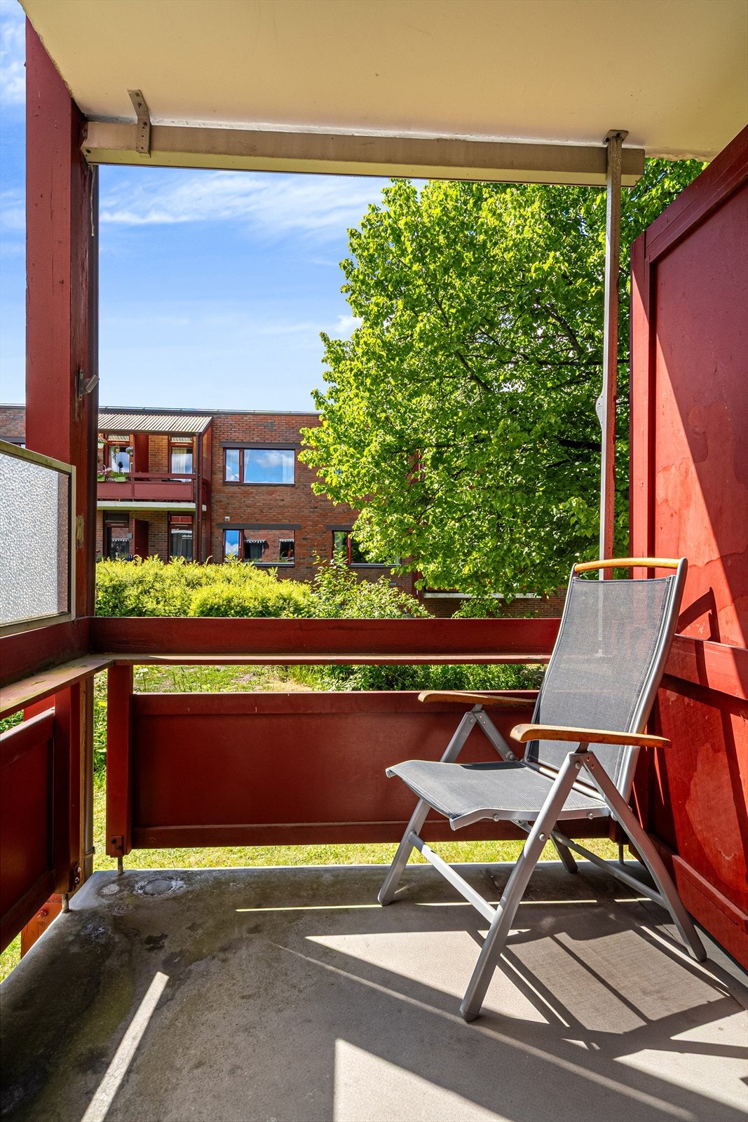 Solrik balkong på 3 kvm gir en lun og hyggelig uteplass. Galleribilde