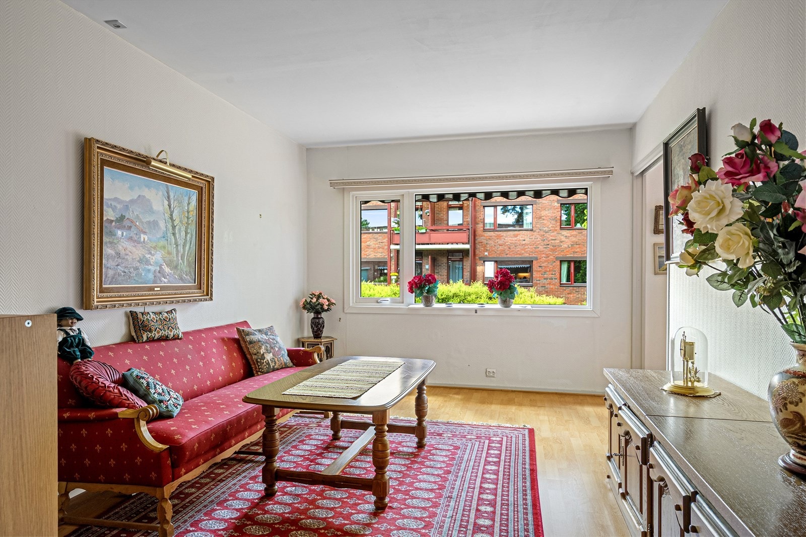 Leiligheten ligger i byggets 1. etasje og har trappefri adkomst. Galleribilde