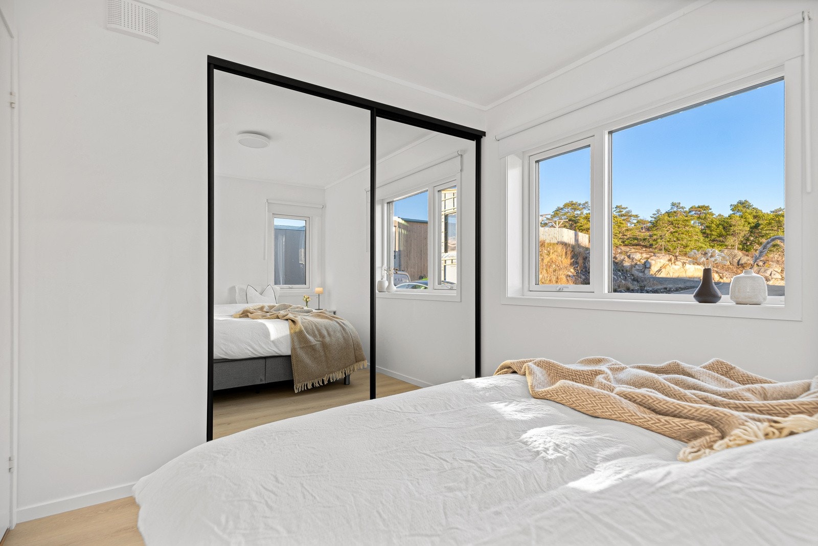 Det er satt inn en stor innebygget garderobe fra Amiga. Galleribilde