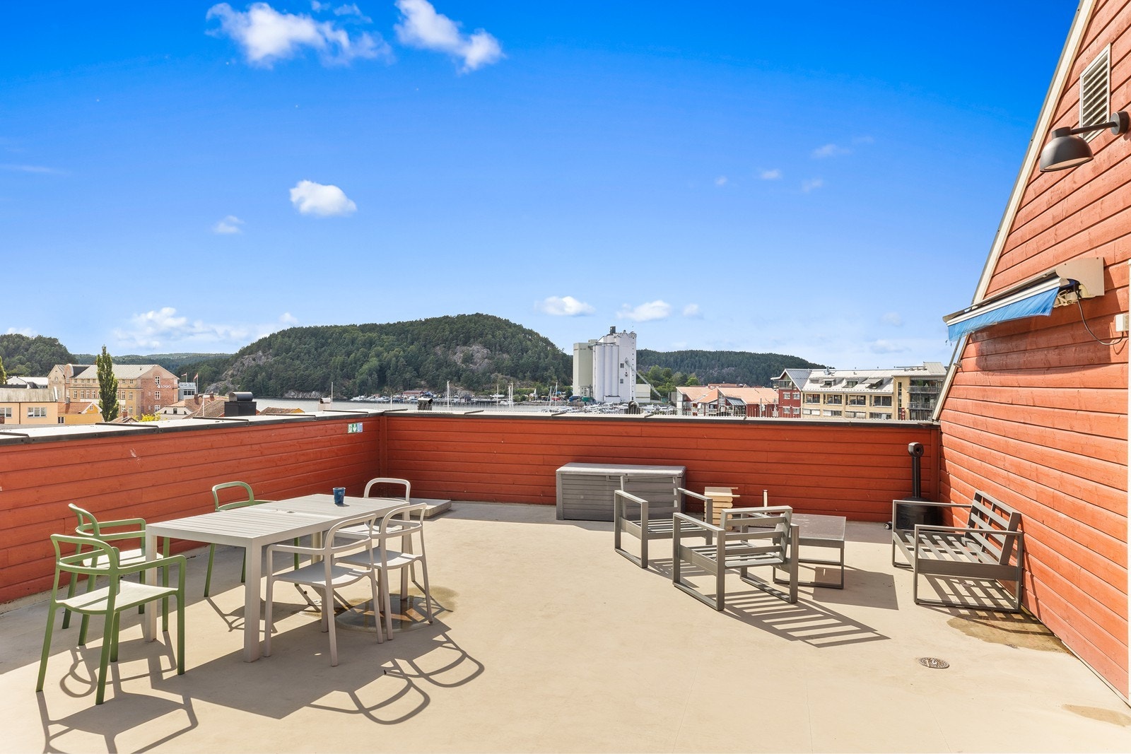 Flott felles takterrasse i bygget Galleribilde
