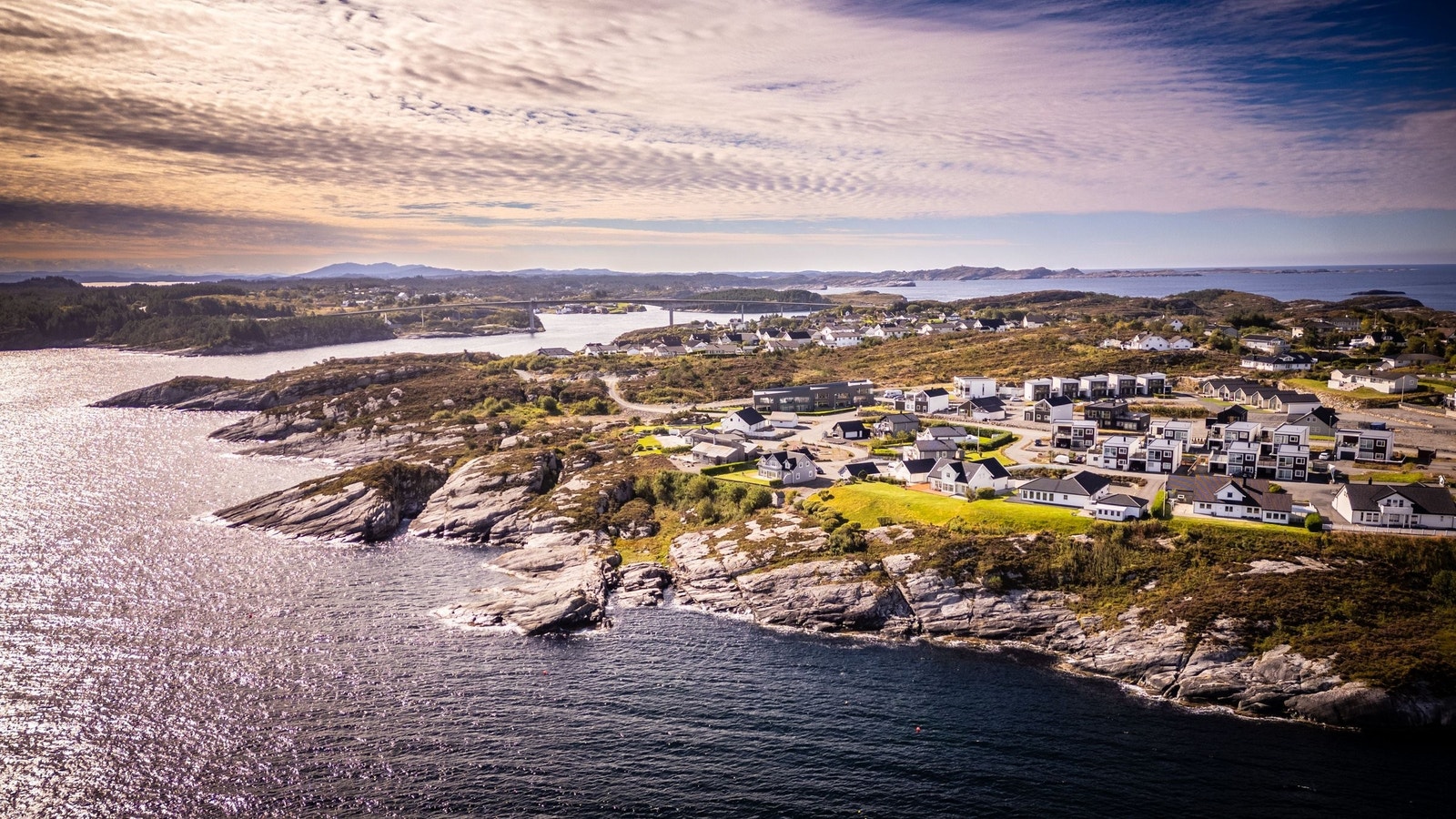 Skjoldingsneset boligfelt har en nydelig beliggenhet ved Hjeltefjorden Galleribilde