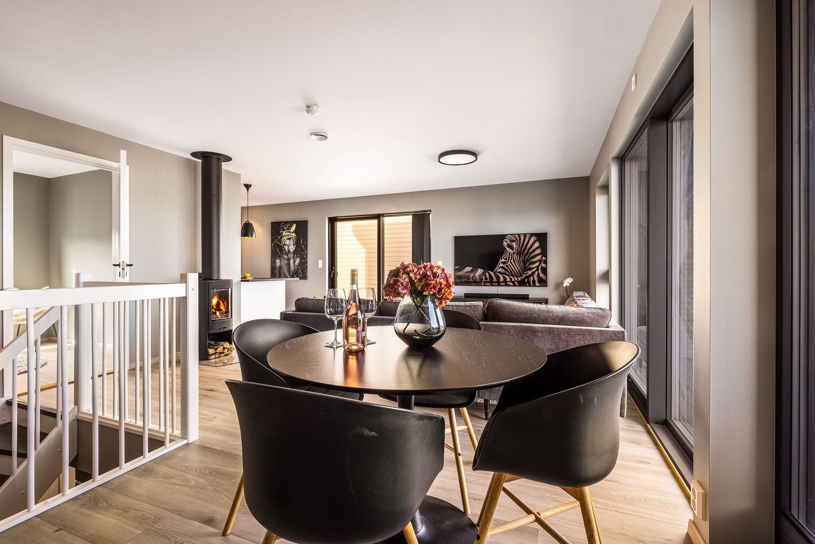 God plass til spisestuen. Galleribilde