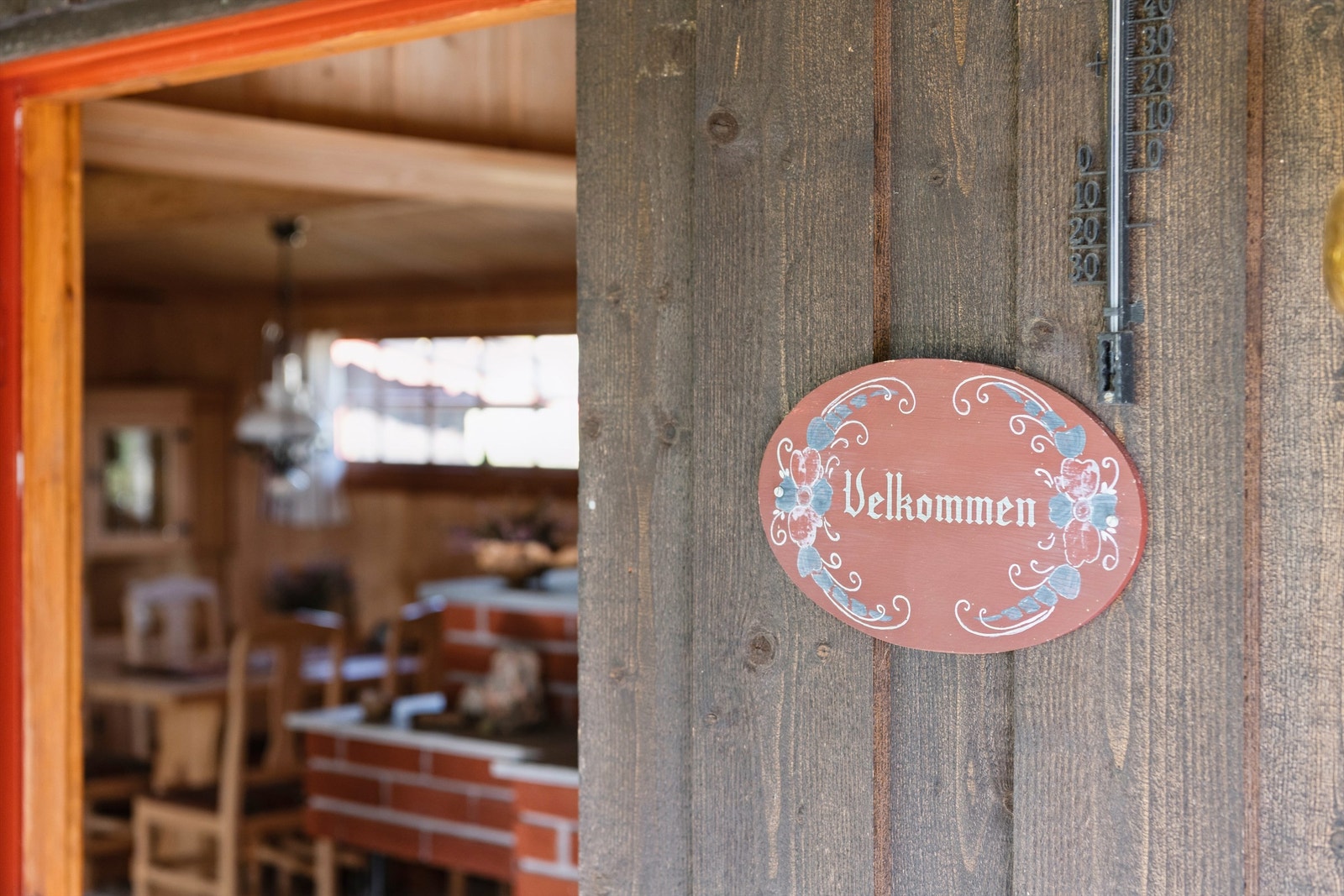 Tradisjonelle detaljer skaper en autentisk og sjarmerende hyttefølelse. Galleribilde