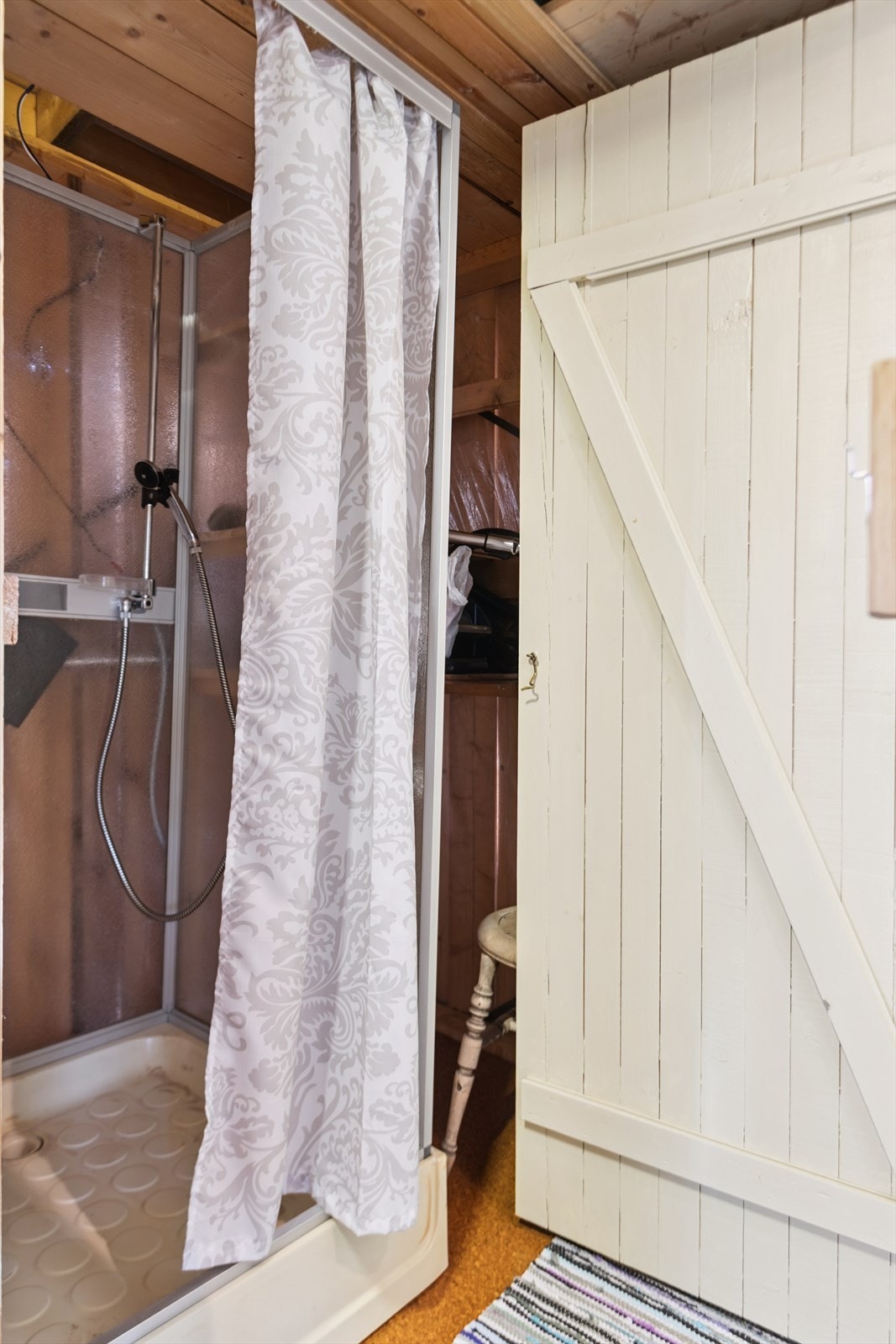 Separat dusjrom med dusjkabinett. Galleribilde