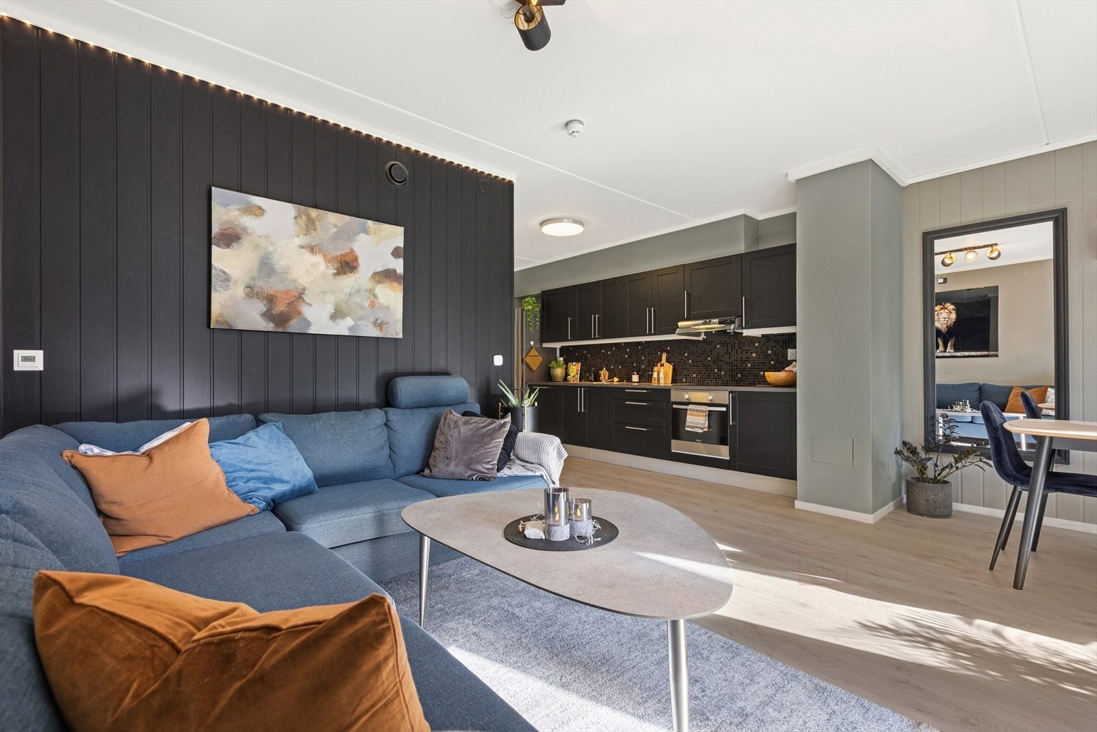 Her er det god plass til å samle venner og familie til hyggelige sammenkomster. Galleribilde