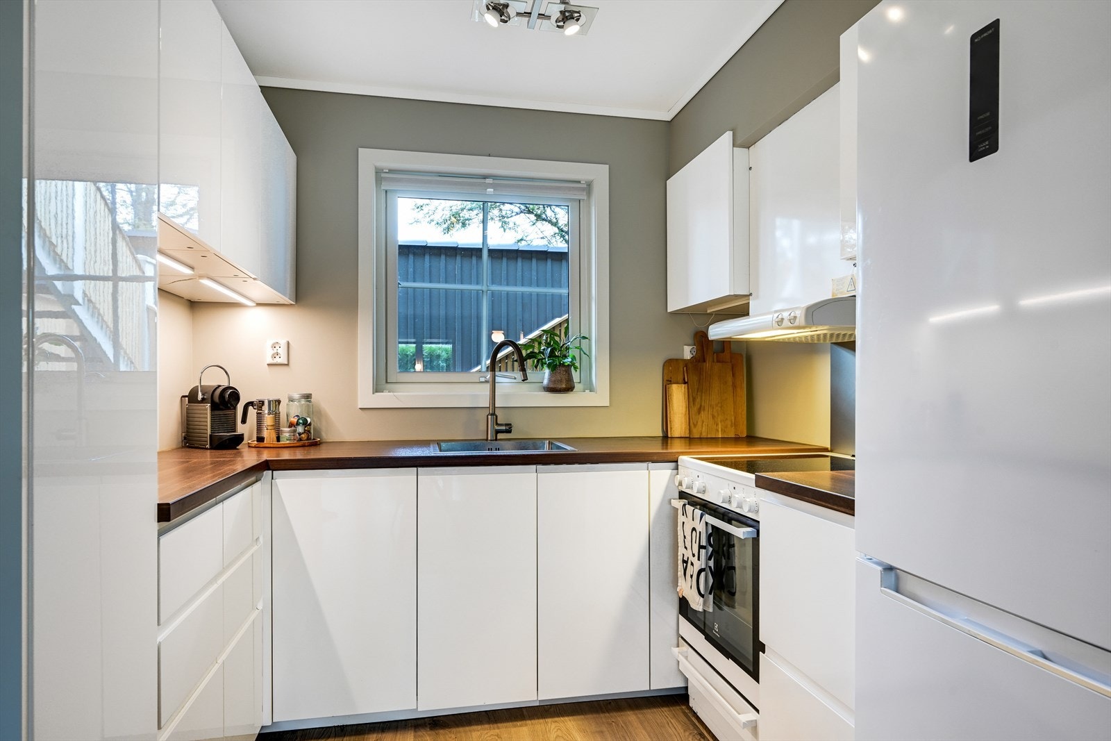 Praktisk og lettstelt kjøkken. Galleribilde