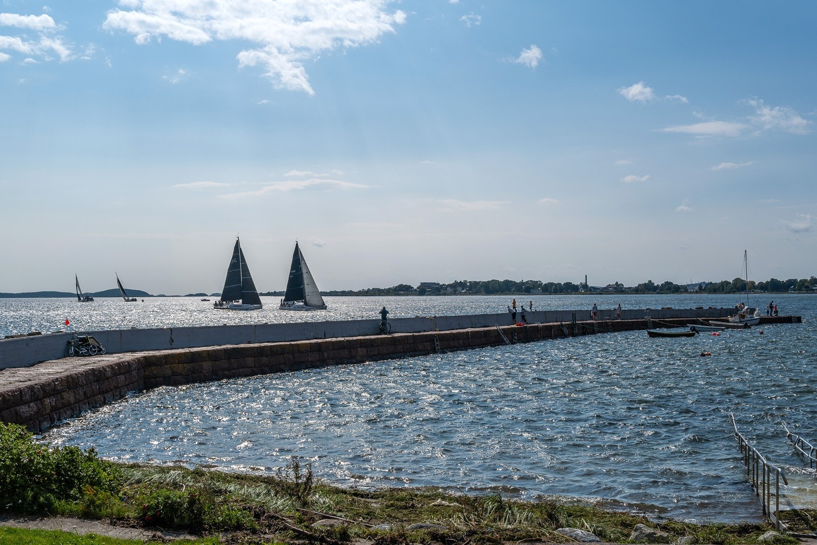Nærområdet - Moloen på Ringshaugstranda. Galleribilde