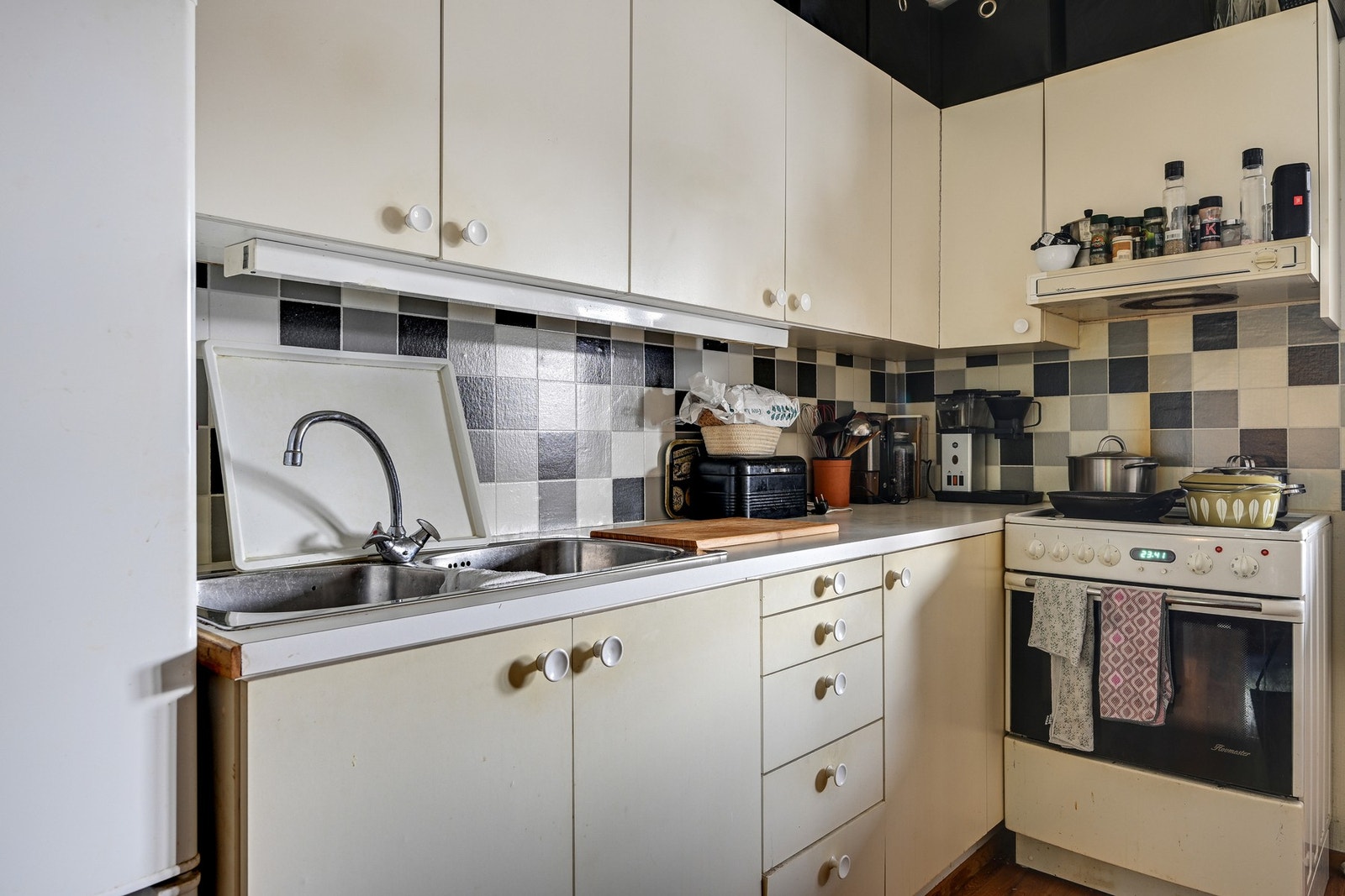 "Godt brukt" kjøkken fra 1988 Galleribilde