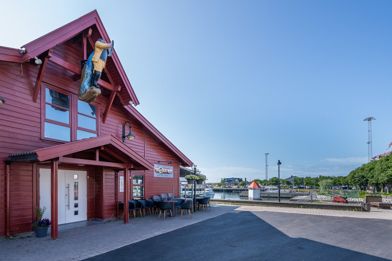 Ett par minutters gange ned til Horten Gjestehavn med flere restauranter Galleribilde